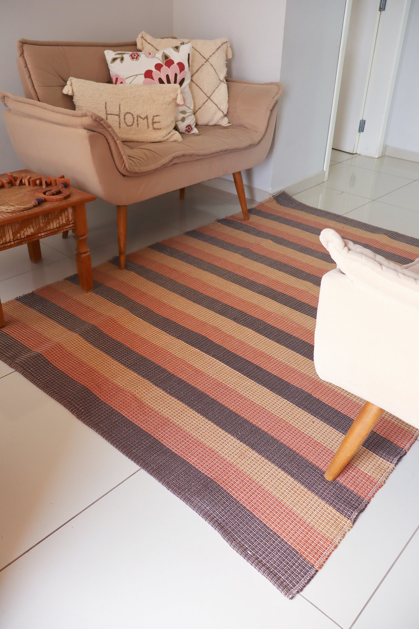Tapete em Linha Listrado Terracota, Marrom e Café com Leite 1,50x2,00m