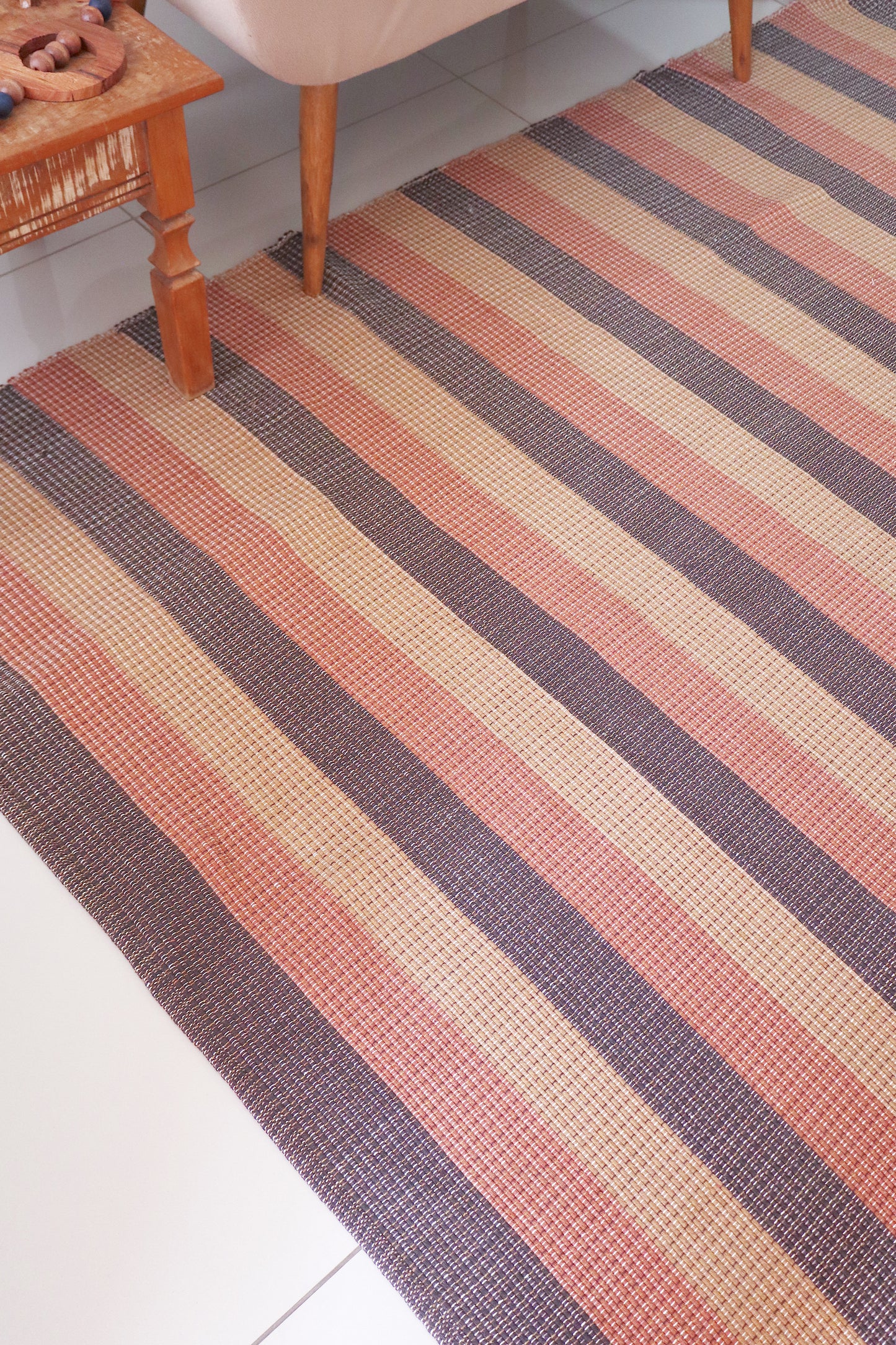 Tapete em Linha Listrado Terracota, Marrom e Café com Leite 1,50x2,00m