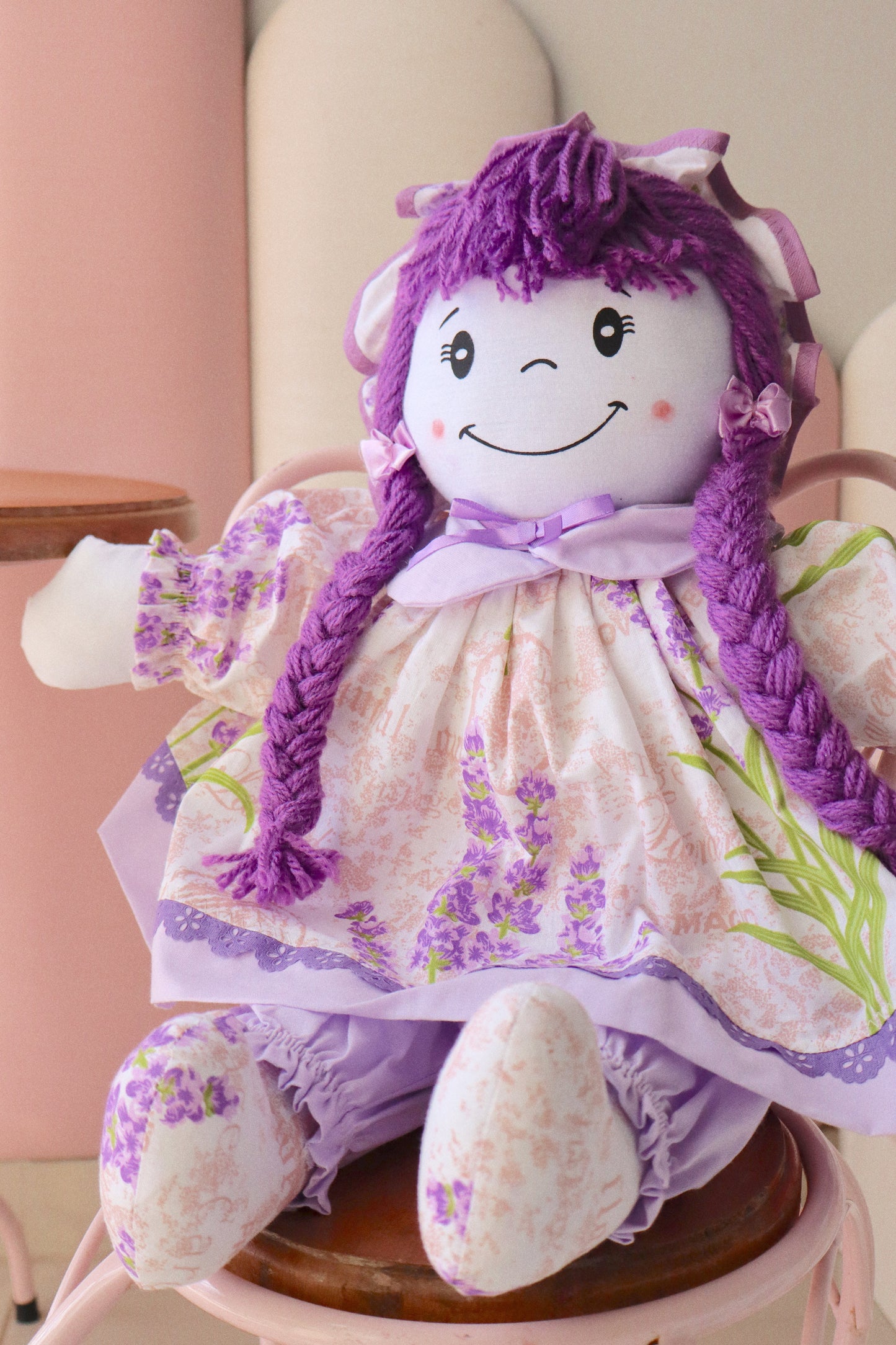 Boneca de Pano Florzinhas Roxa G