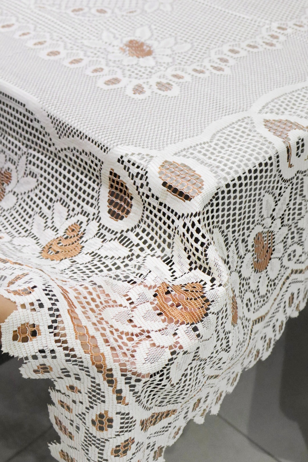 Toalha de Mesa Renda Cru e Bege 1,5mx2,2m