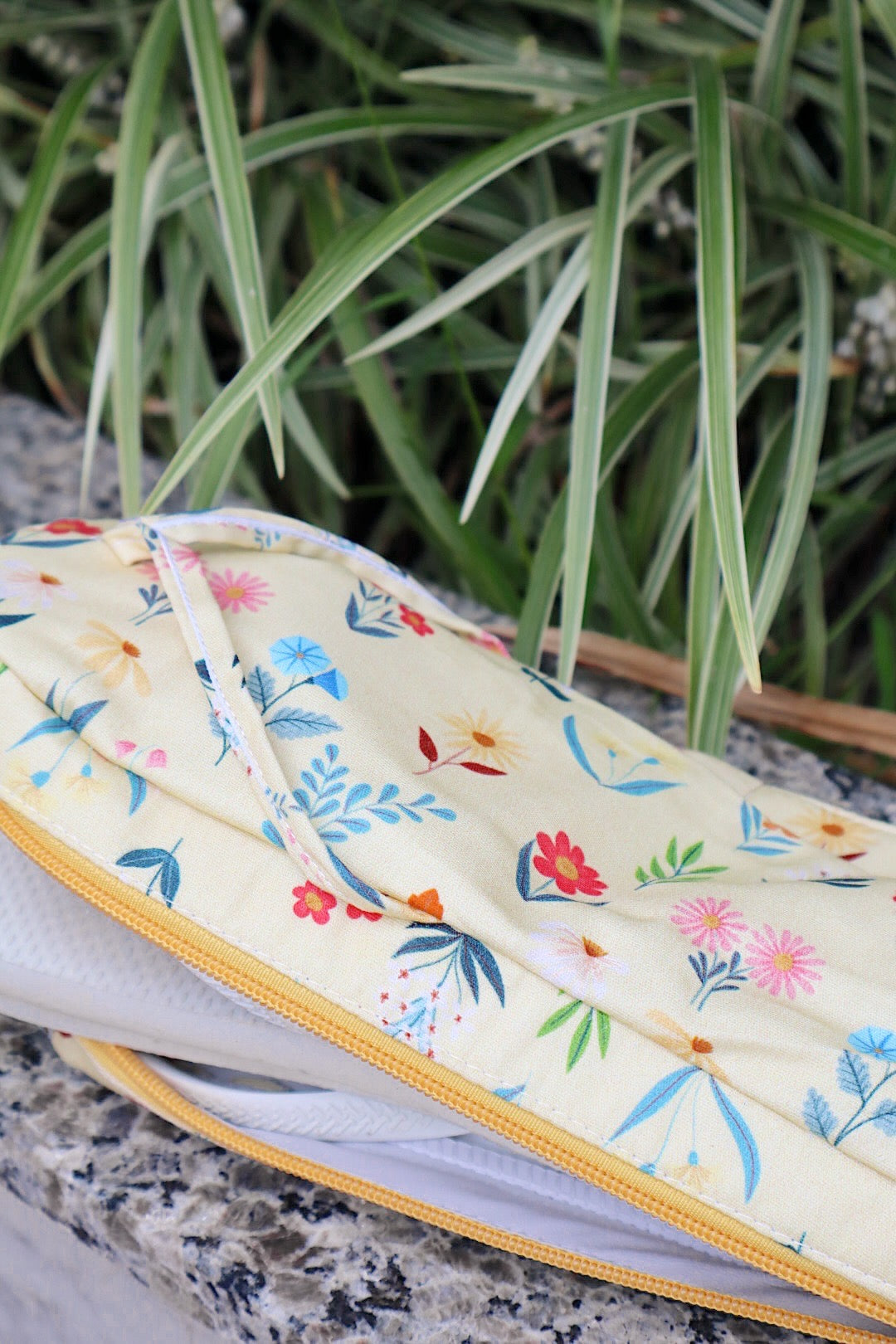 Necessaire Porta Chinelos Florzinha Amarela