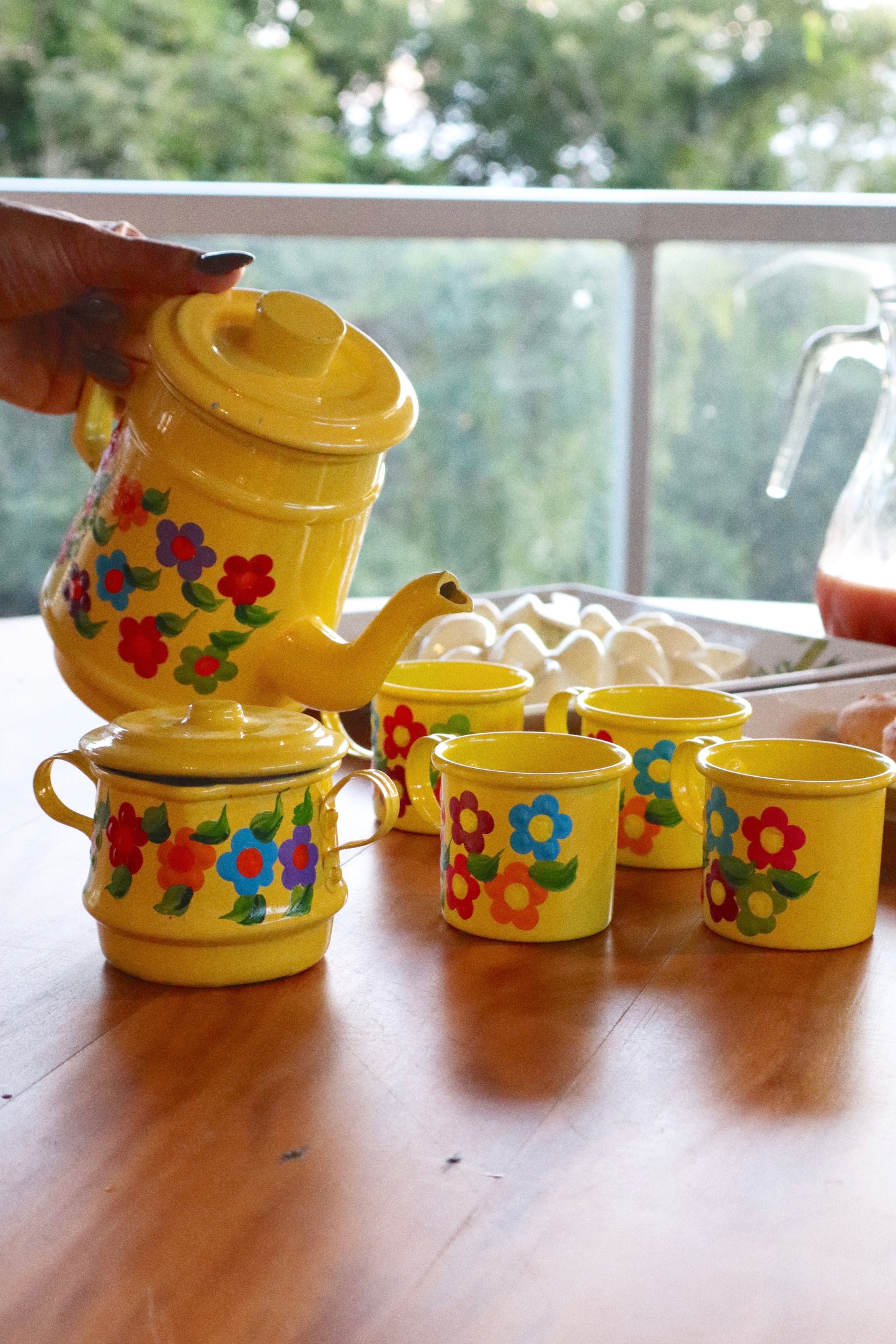 Kit 6 Peças Alumínio Pintado Amarelo - Bule, Açucareiro e 4 Canecas