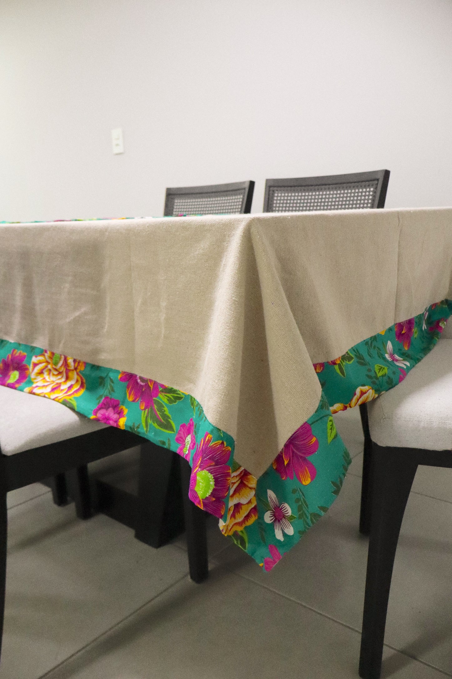 Toalha De Mesa Chita com Composê Tifanny e Café com Leite 1,5mx3,0m