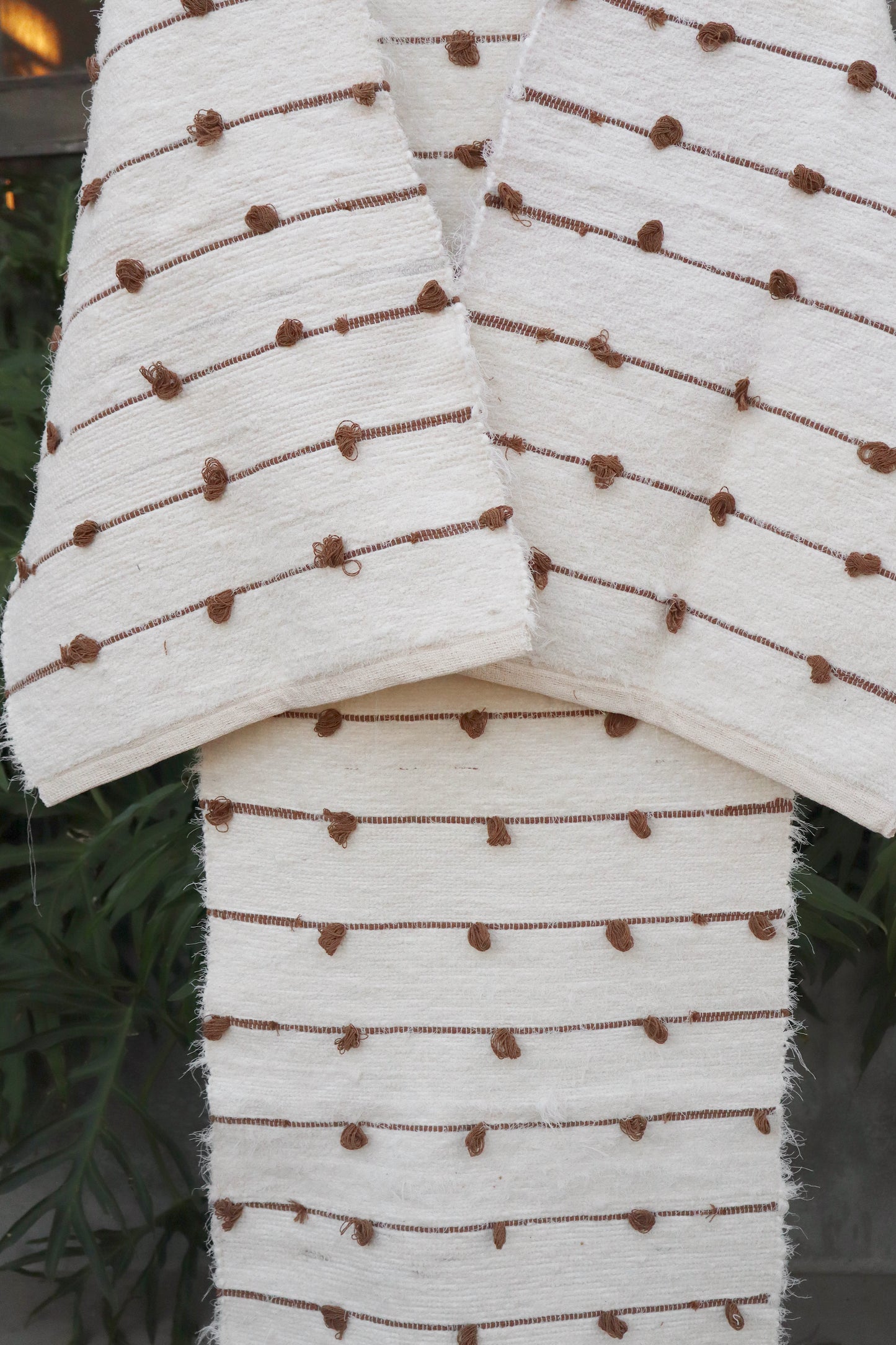 Jogo de Passadeira Felpudo Algodão Puxadinho Pompom Marrom