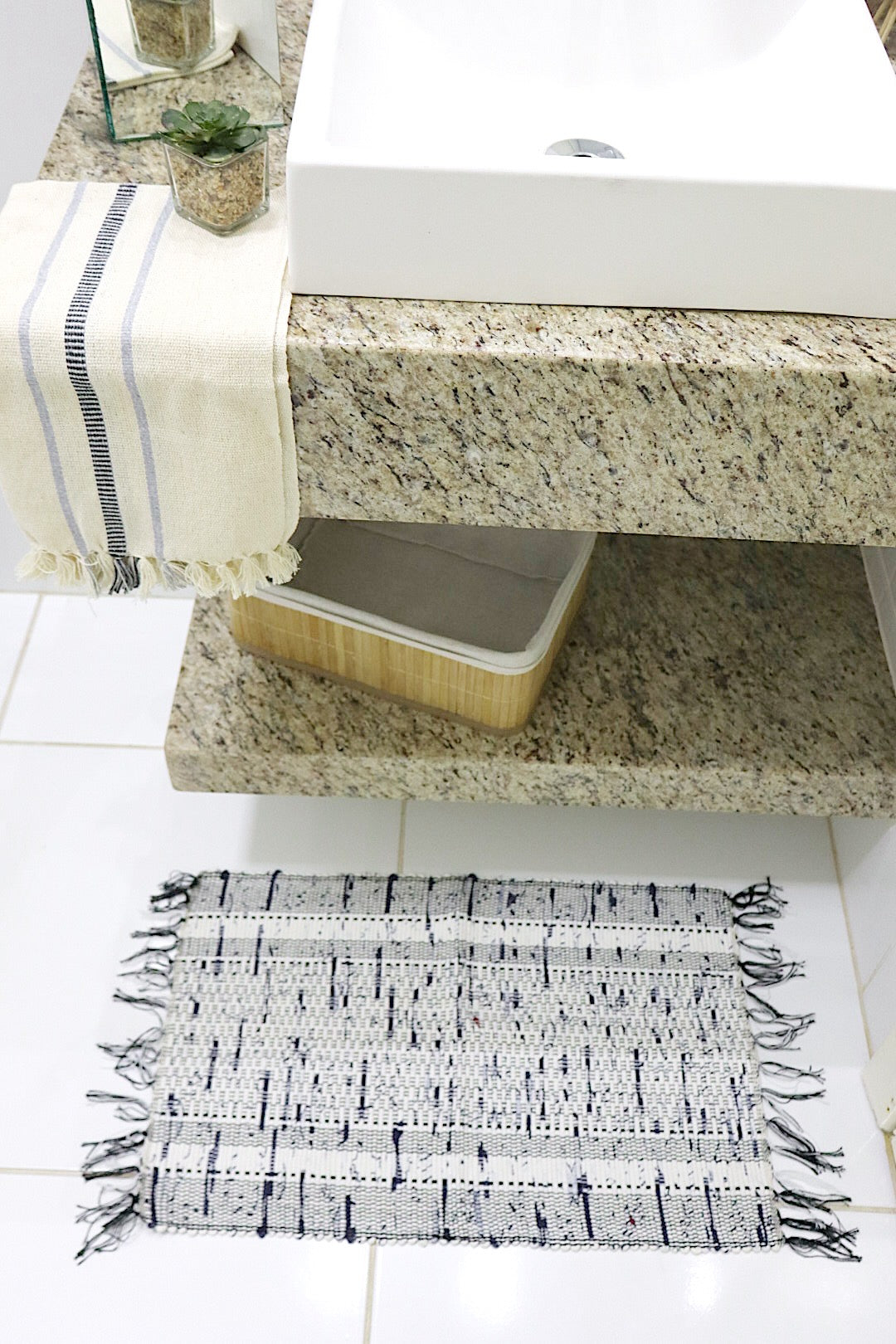 Kit 2 Peças de Lavabo Comum Mesclado Preto e Branco