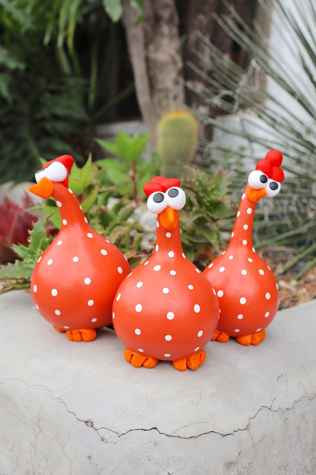 Trio Galinha em Cabaça Laranja Poá