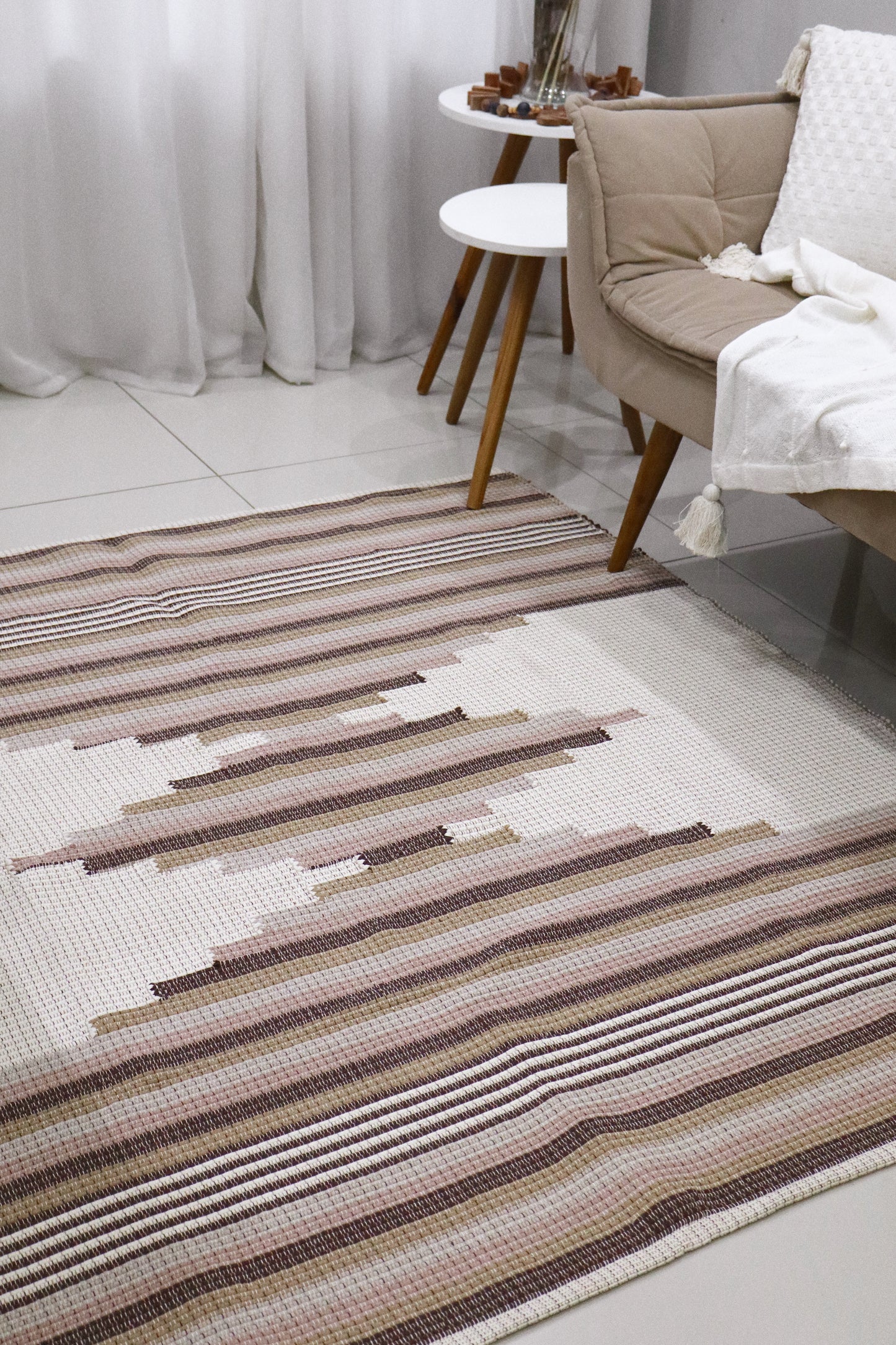 Tapete de Bico Linha Trabalhado Marrom 1,50x2,00m