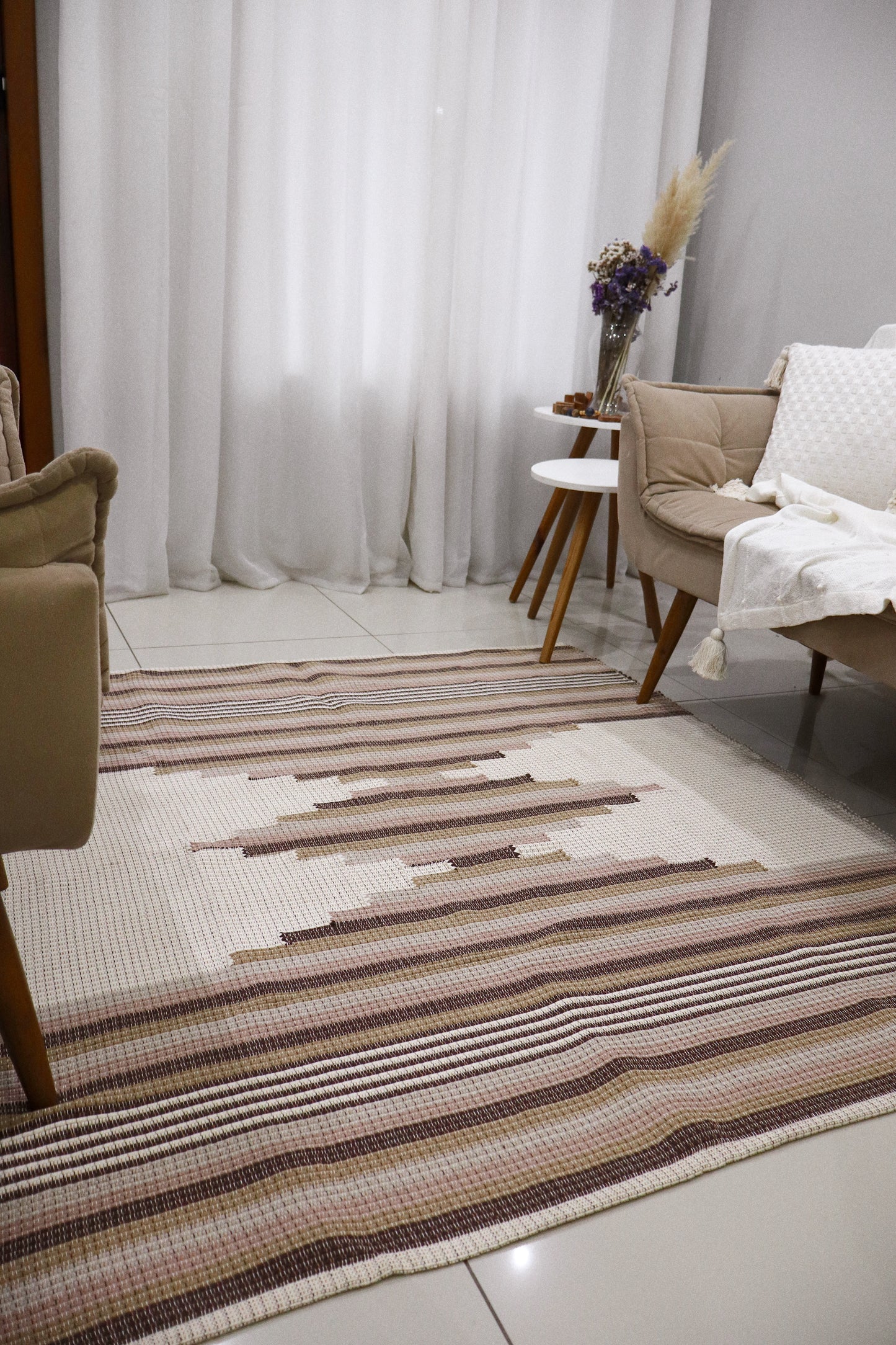 Tapete de Bico Linha Trabalhado Marrom 1,50x2,00m