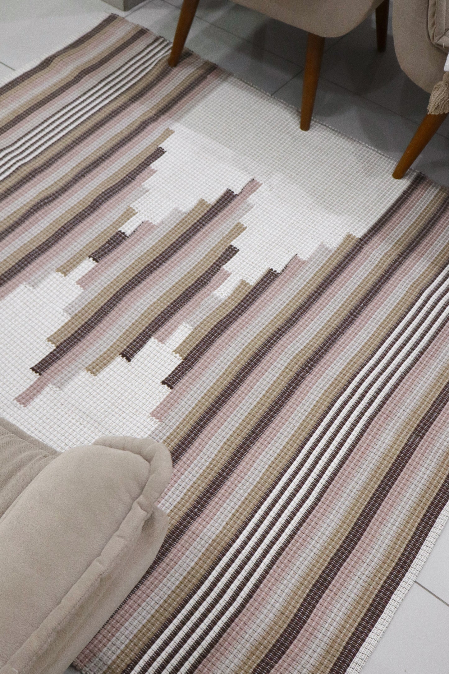 Tapete de Bico Linha Trabalhado Marrom 1,50x2,00m