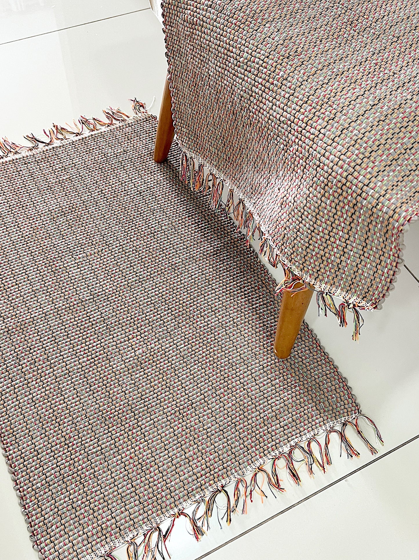 Par de Tapete de Malha Liso Bege