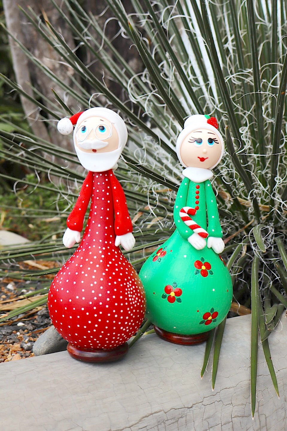 Casal Papai Noel Natal Verde e Vermelho em Cabaça