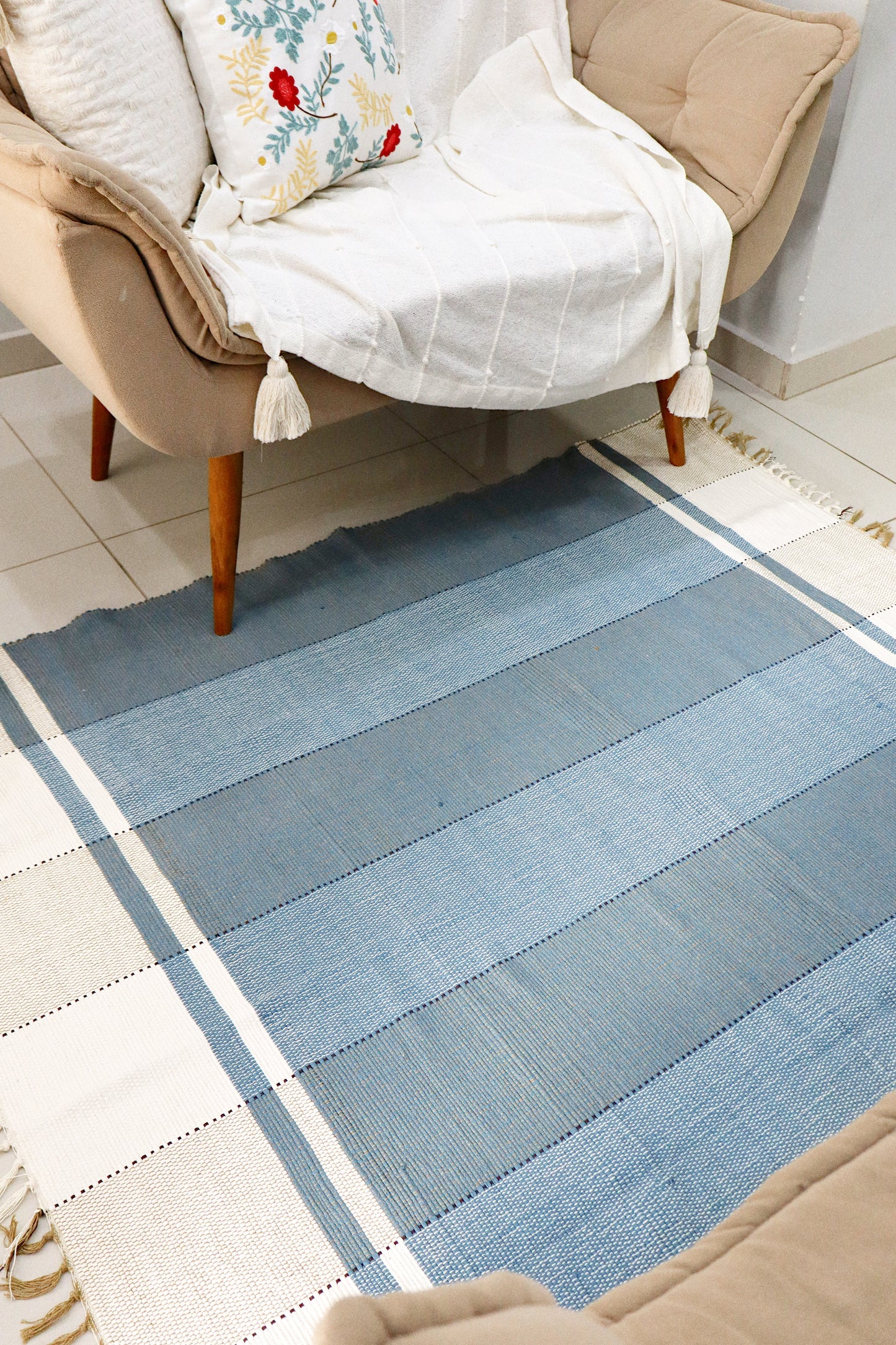 Tapete em Malha Moldura Azul Claro 1,50x1,50m