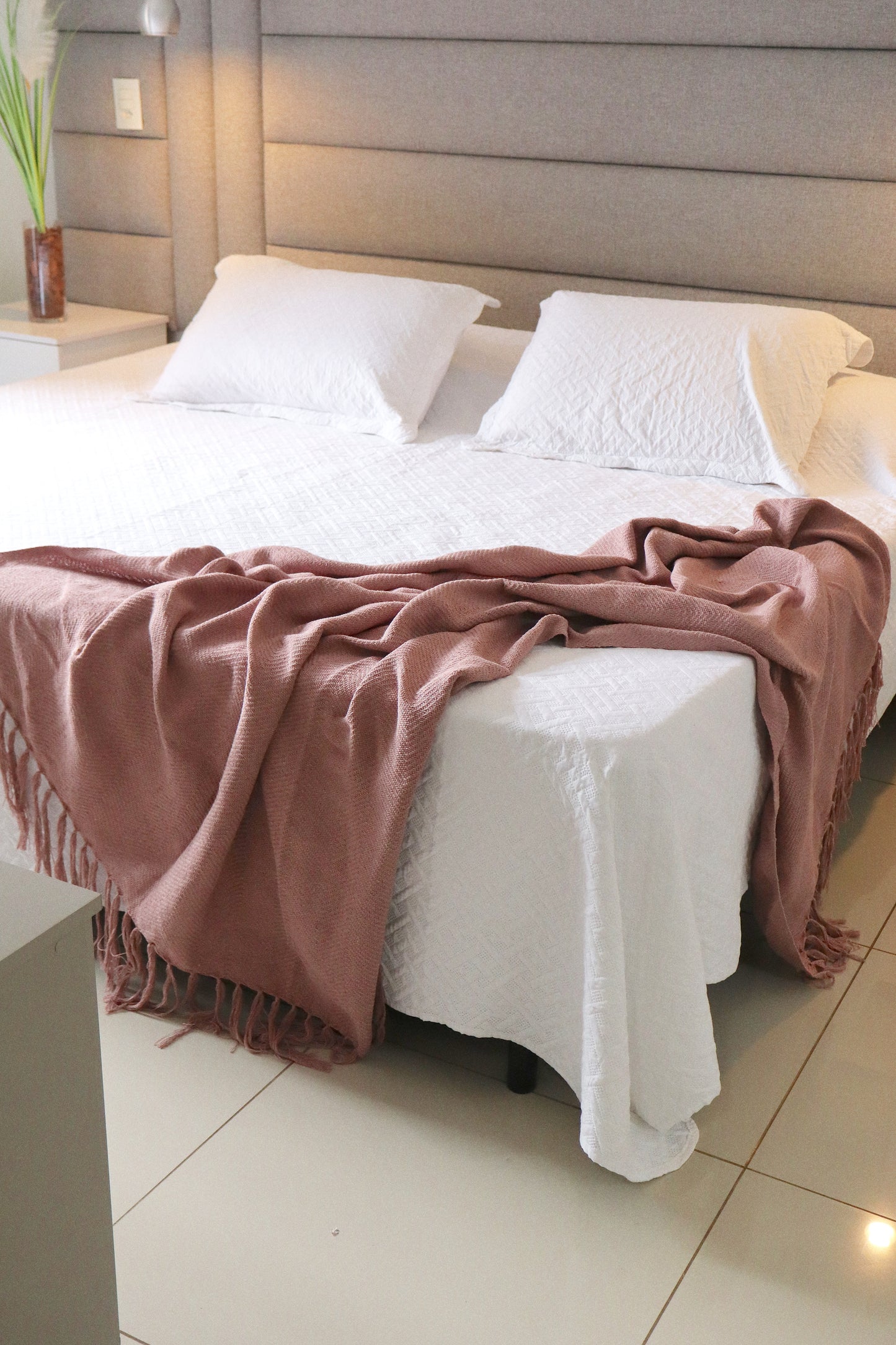 Manta para Sofá / Peseira Escama Boho Rosê 1,20mx1,80m