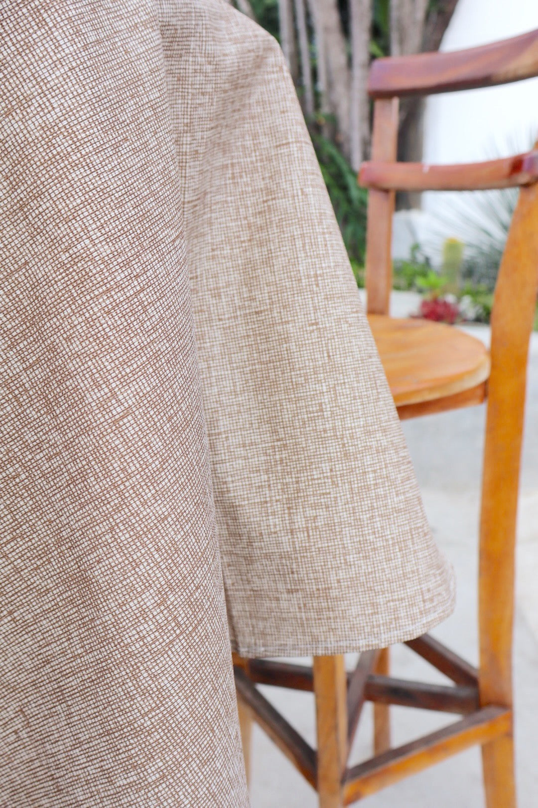 Toalha de Mesa Impermeável Redonda Mesclada Marrom