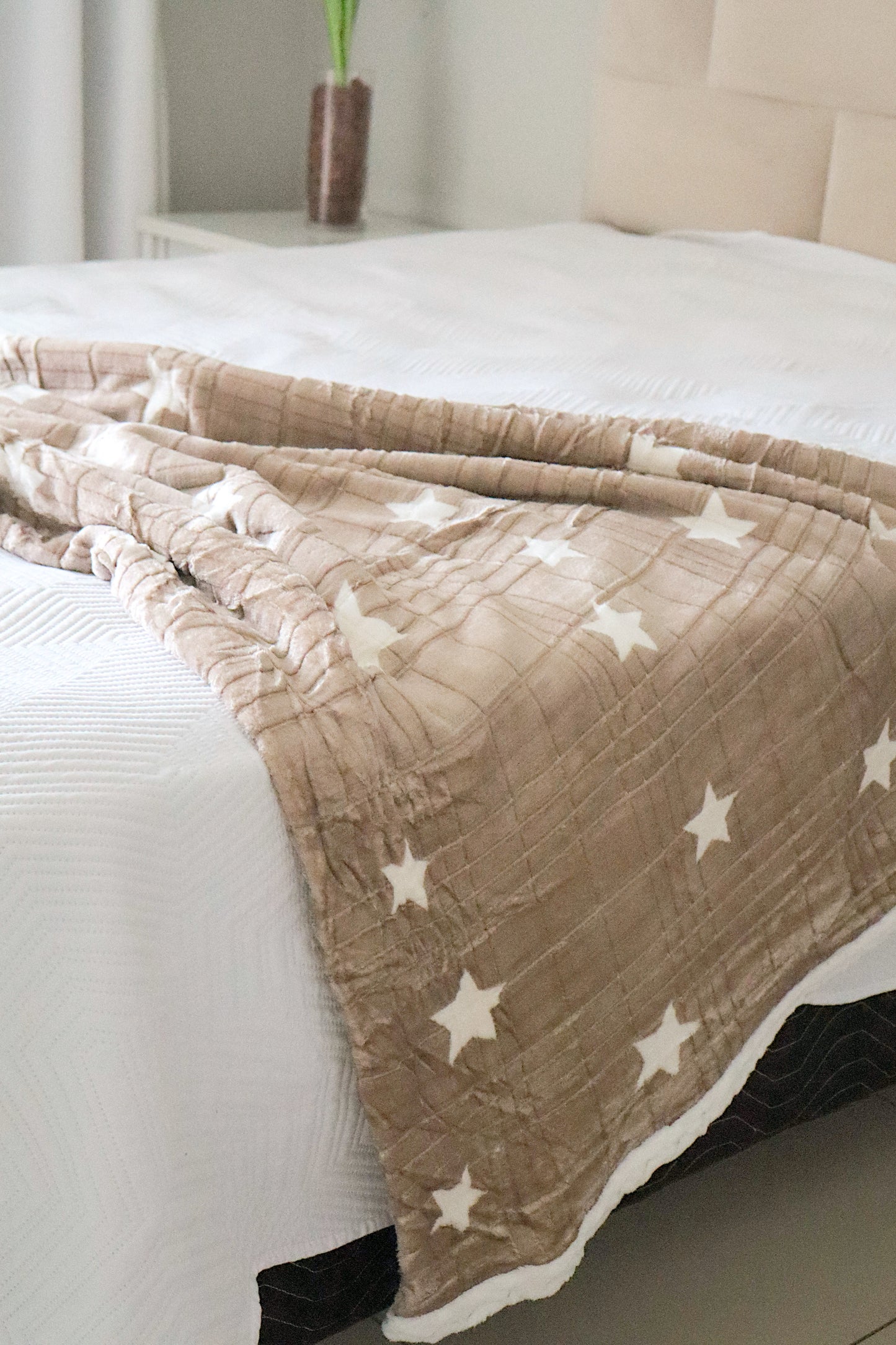 Manta Microfibra Sherpa Pelo Carneiro Estrelas Bege