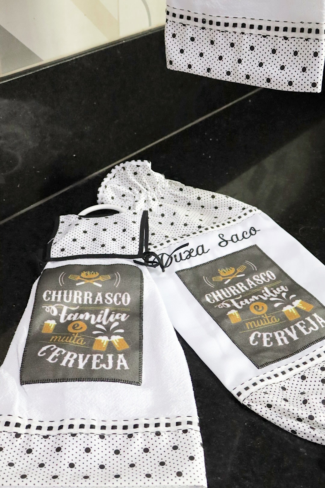 Kit Cozinha 3 Peças - Bate Mão, Pano De Prato E Puxa Saco Churrasco, Família e Cerveja