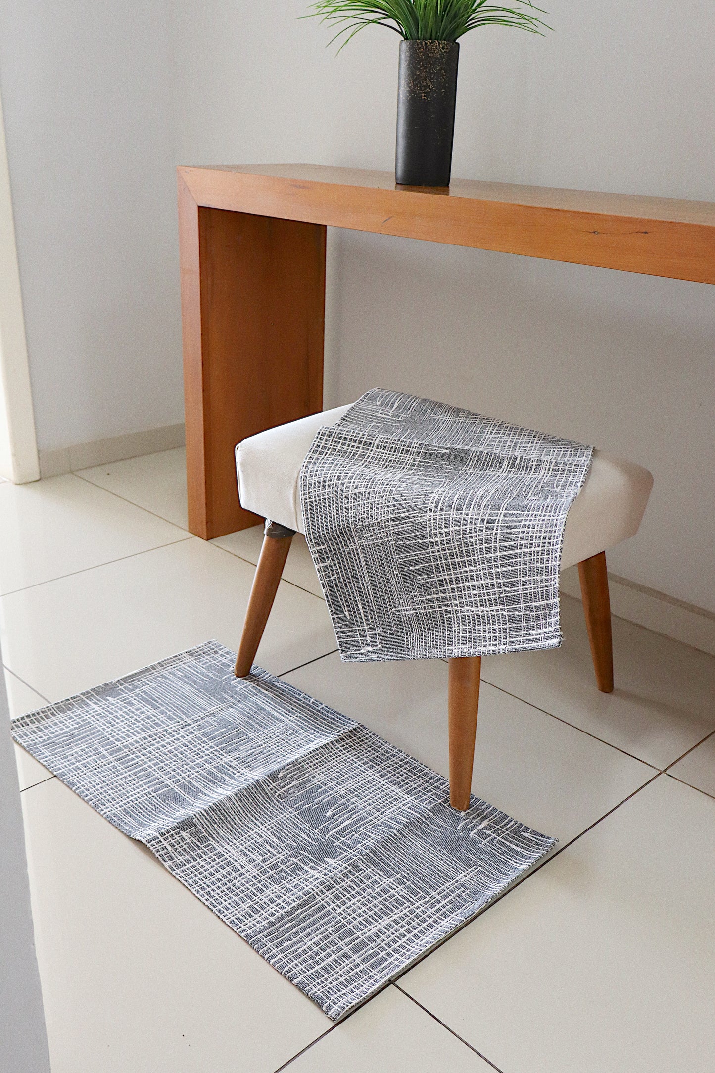 Tapete 42x64cm Antiderrapante Milão Cinza