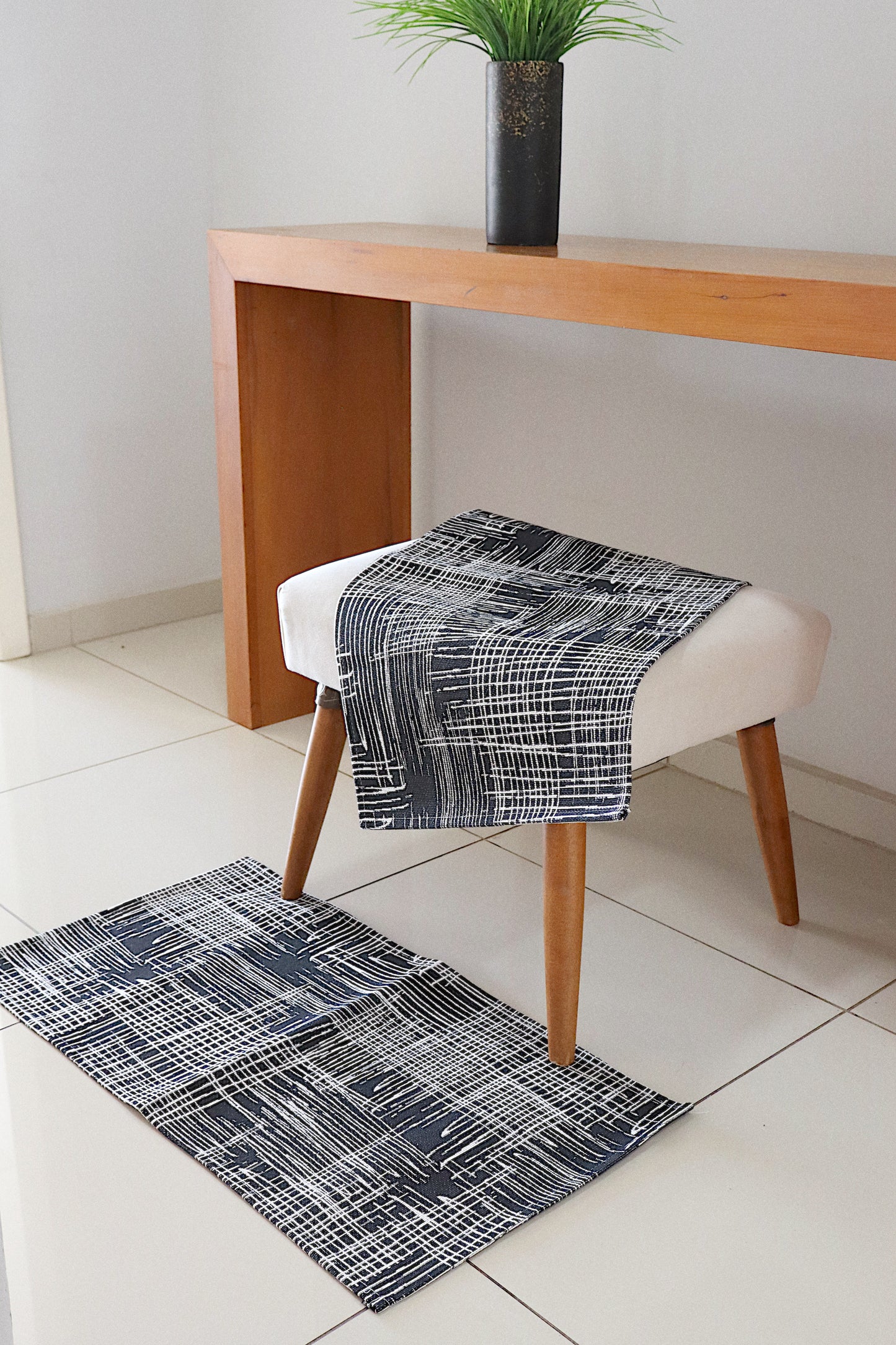 Tapete 42x64cm Antiderrapante Mião Azul Marinho