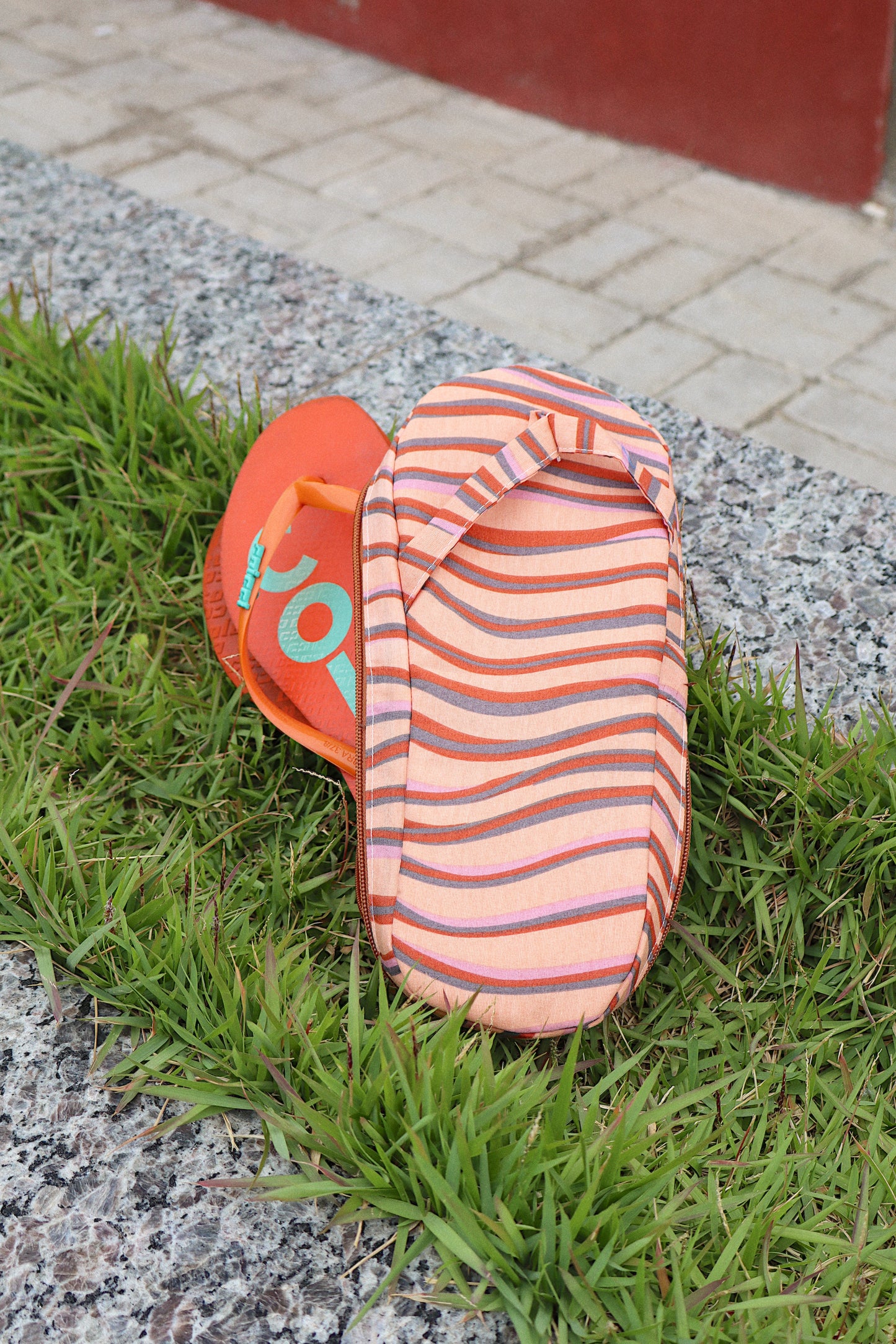 Necessaire Porta Chinelos Listrado Laranja