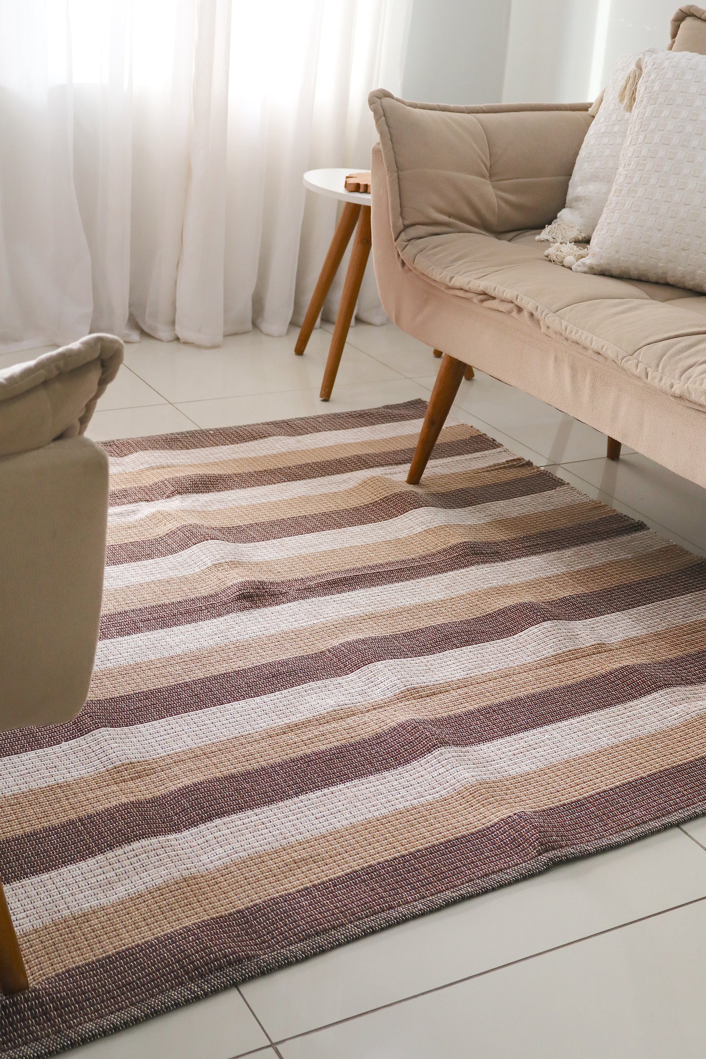 Tapete em Linha Listrado Marrom, Bege e Cru 1,50x1,50m