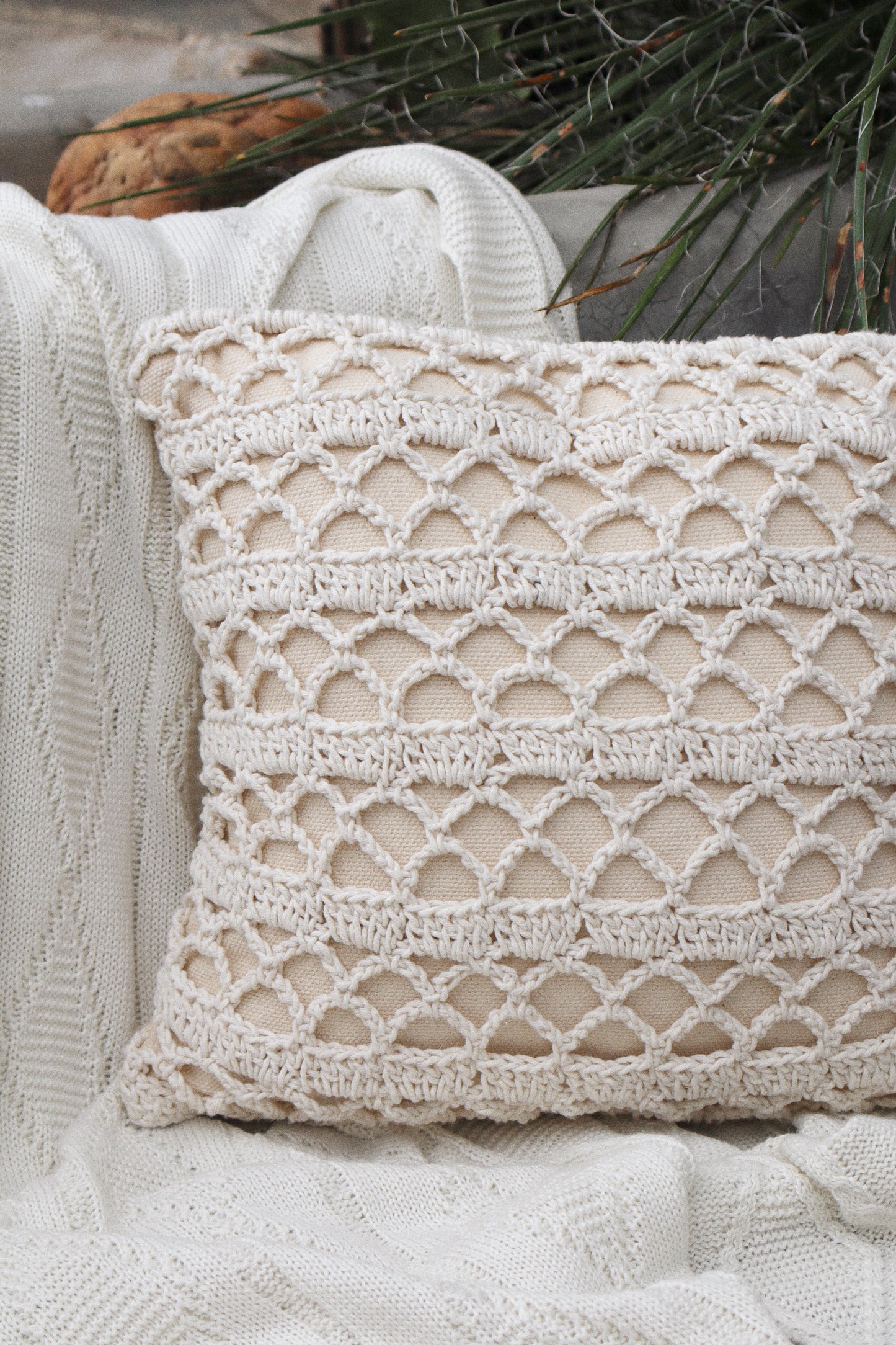 Capa de Almofada Boho Trançada Crochê Cru EST004 45x45