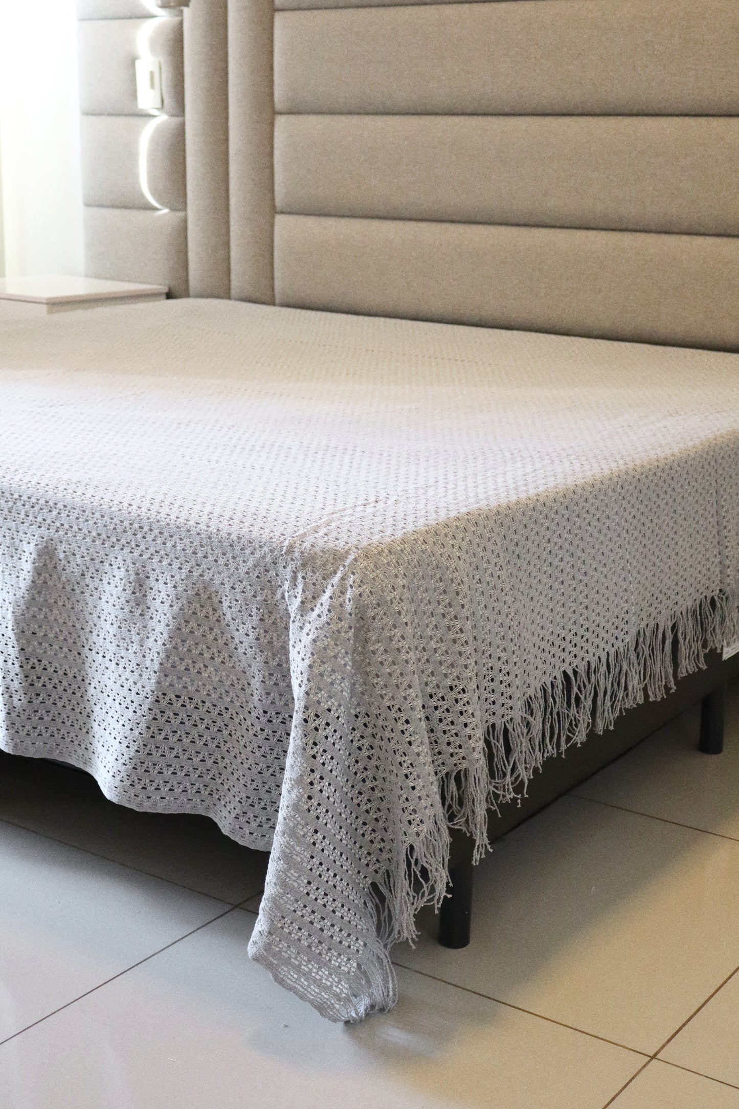 Colcha para Cama Casal em Renda Cinza 2,30x2,90m