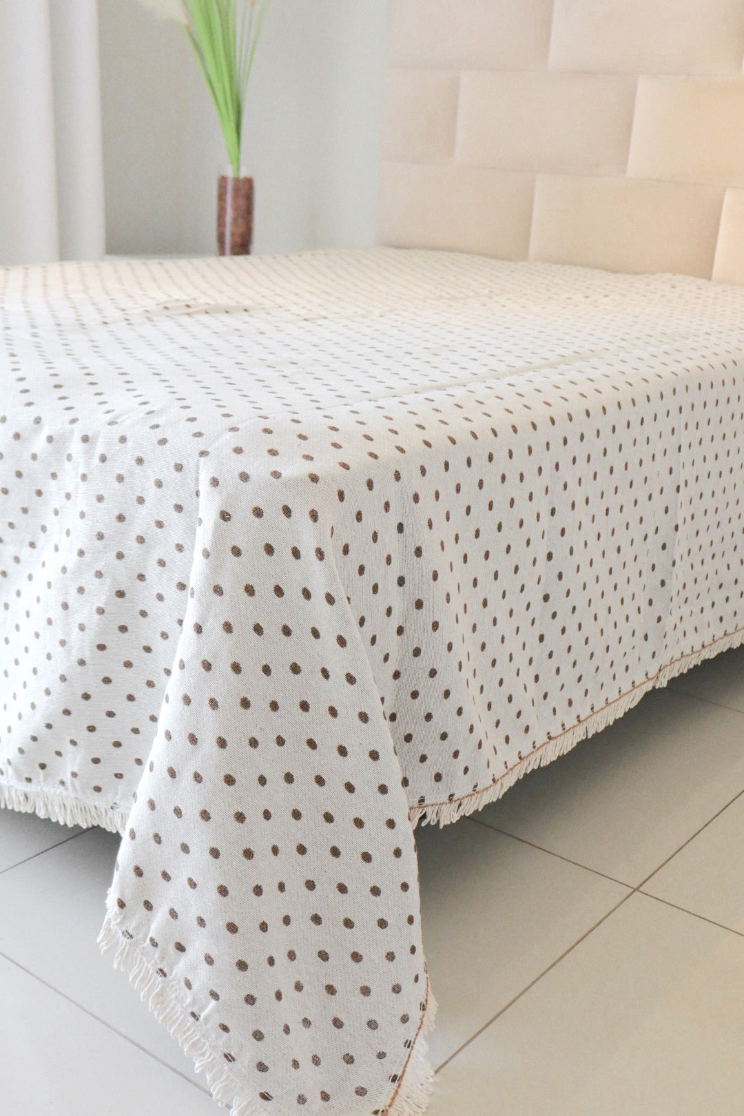 Colcha Casal Bolinhas Dupla Face Marrom 2,10x2,40m