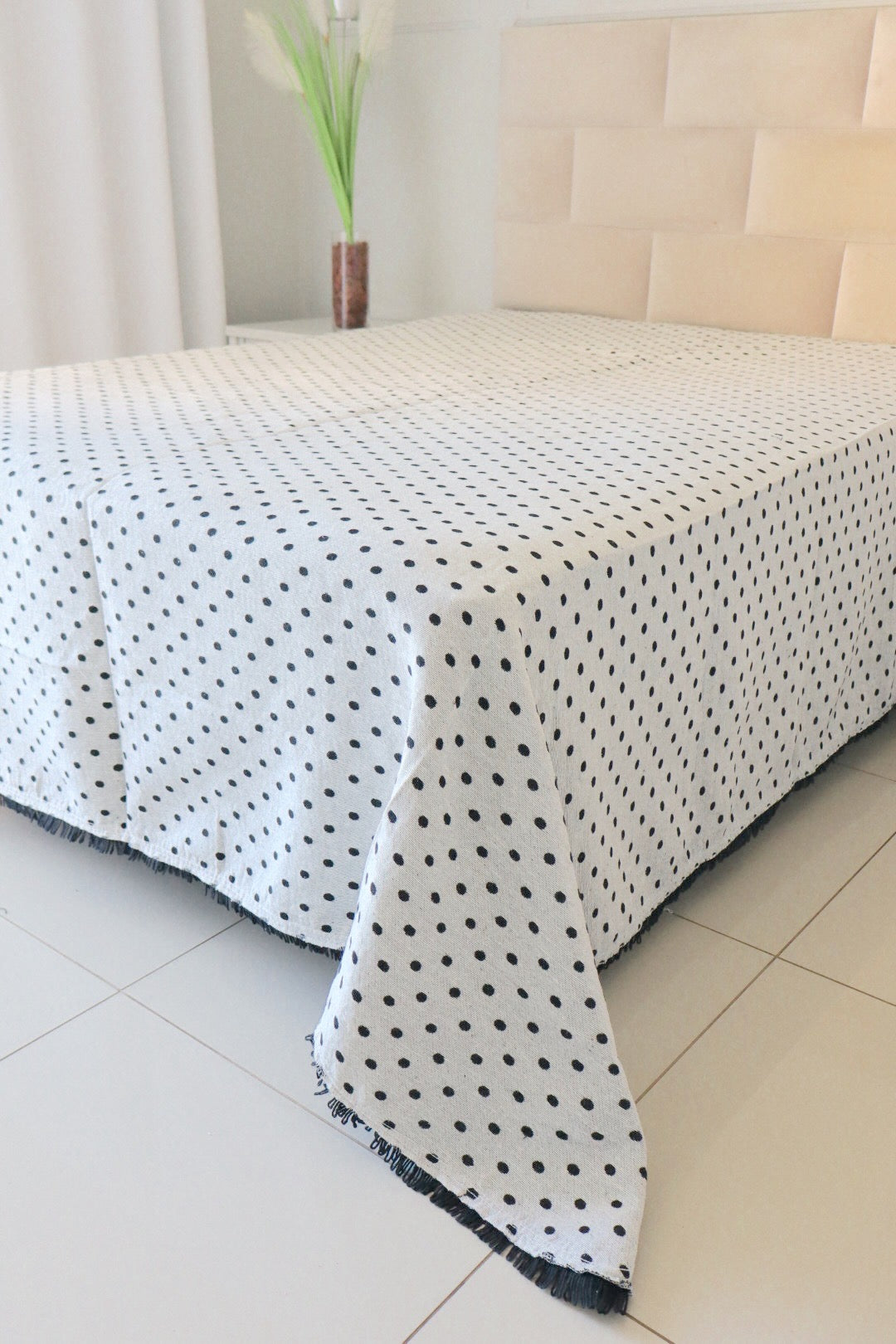 Colcha Casal Bolinhas Dupla Face Preta 2,10x2,40m