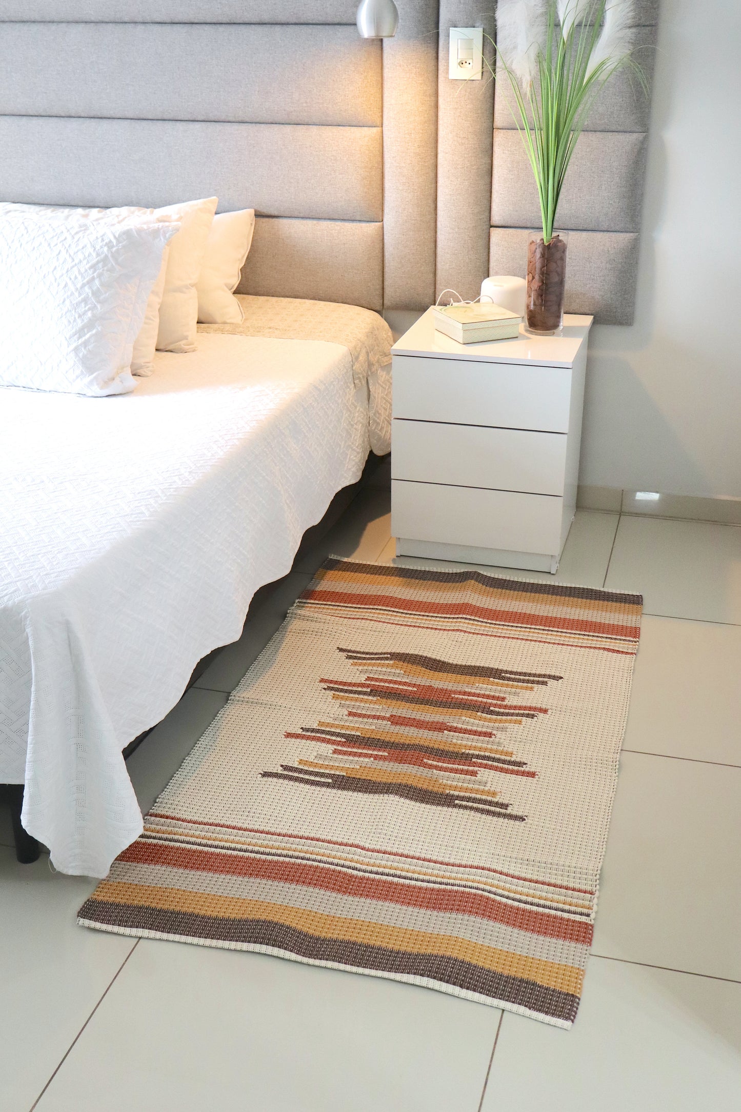 Tapete Médio Linha Bico Marrom, Mostarda e Terra 0,90x1,50m