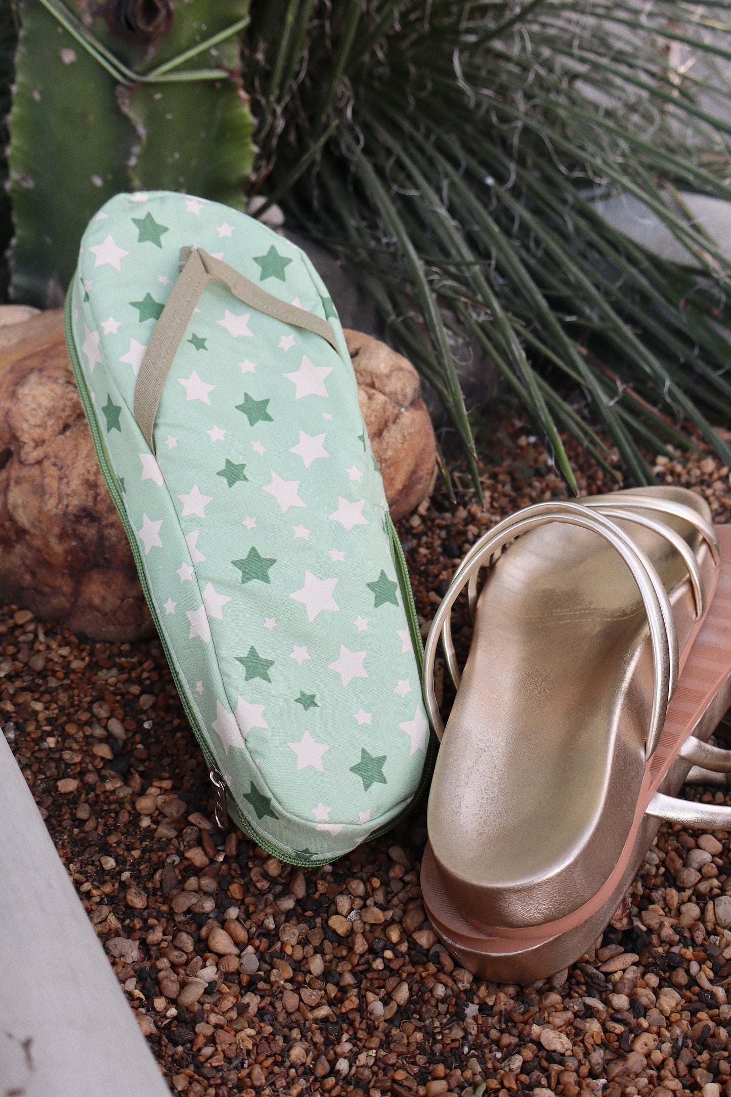 Necessaire Porta Chinelos Estrelas Verde