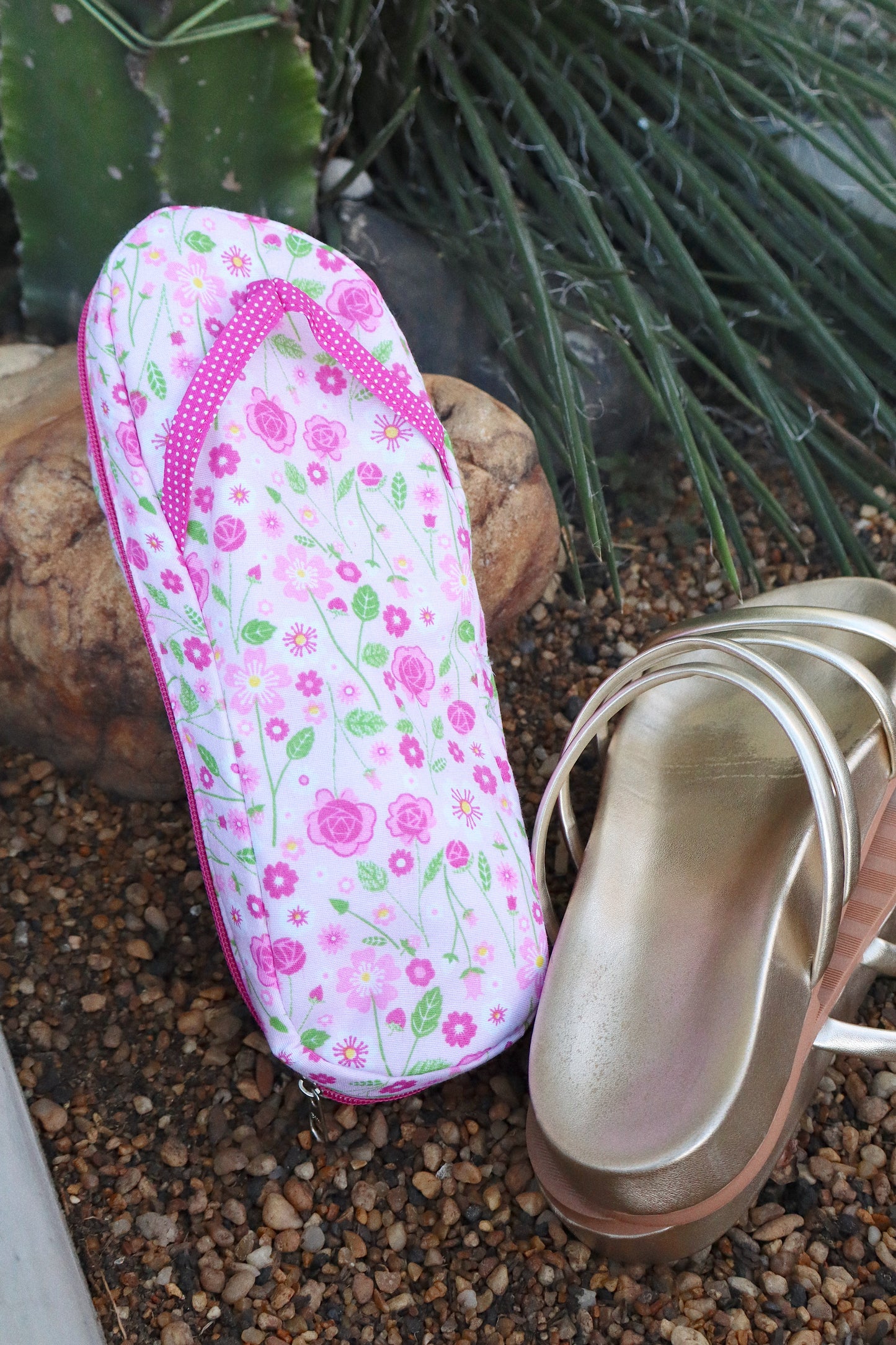 Necessaire Porta Chinelos Flores Rosa