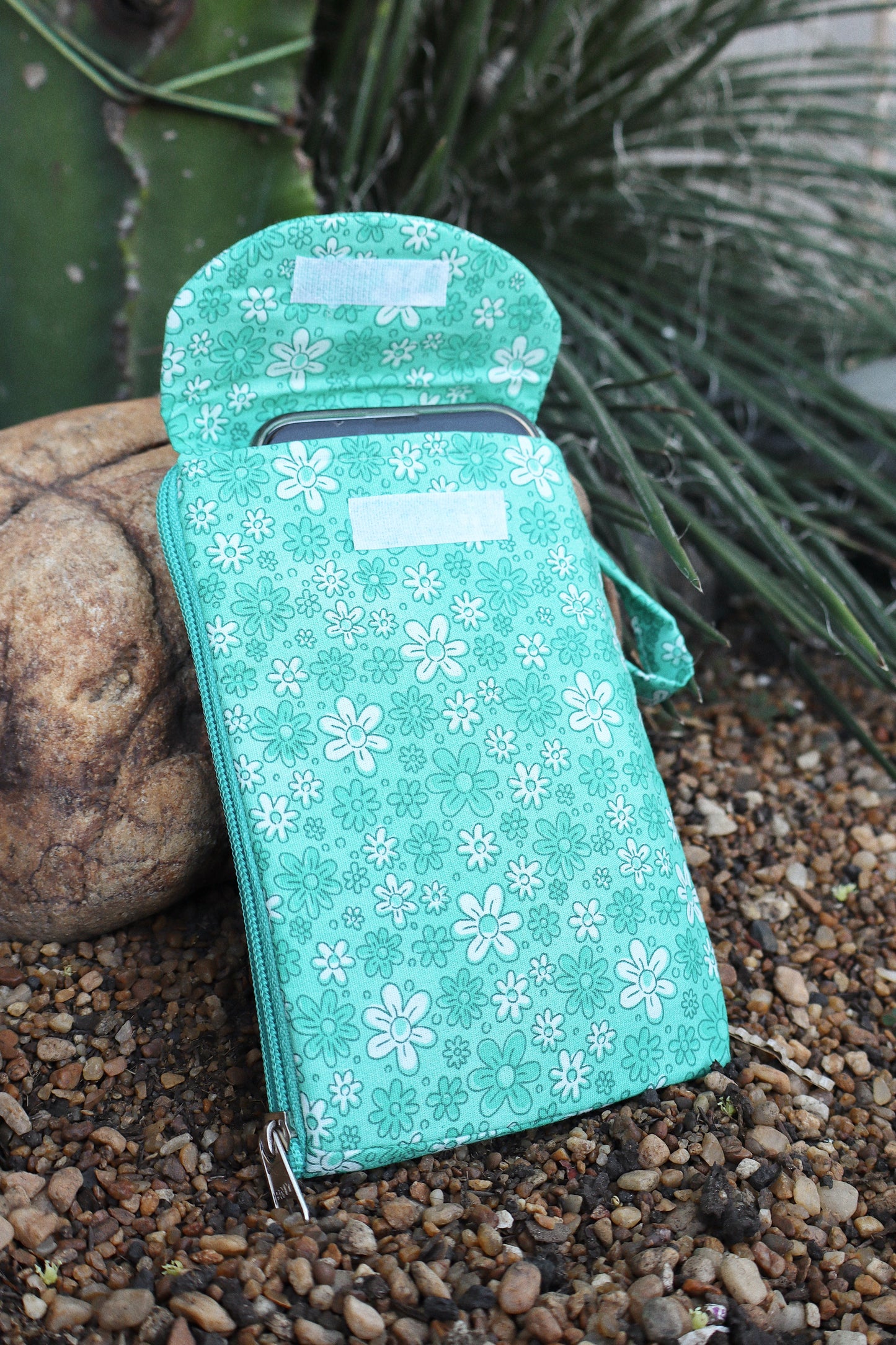 Necessaire Porta Celular Flores Tifanny