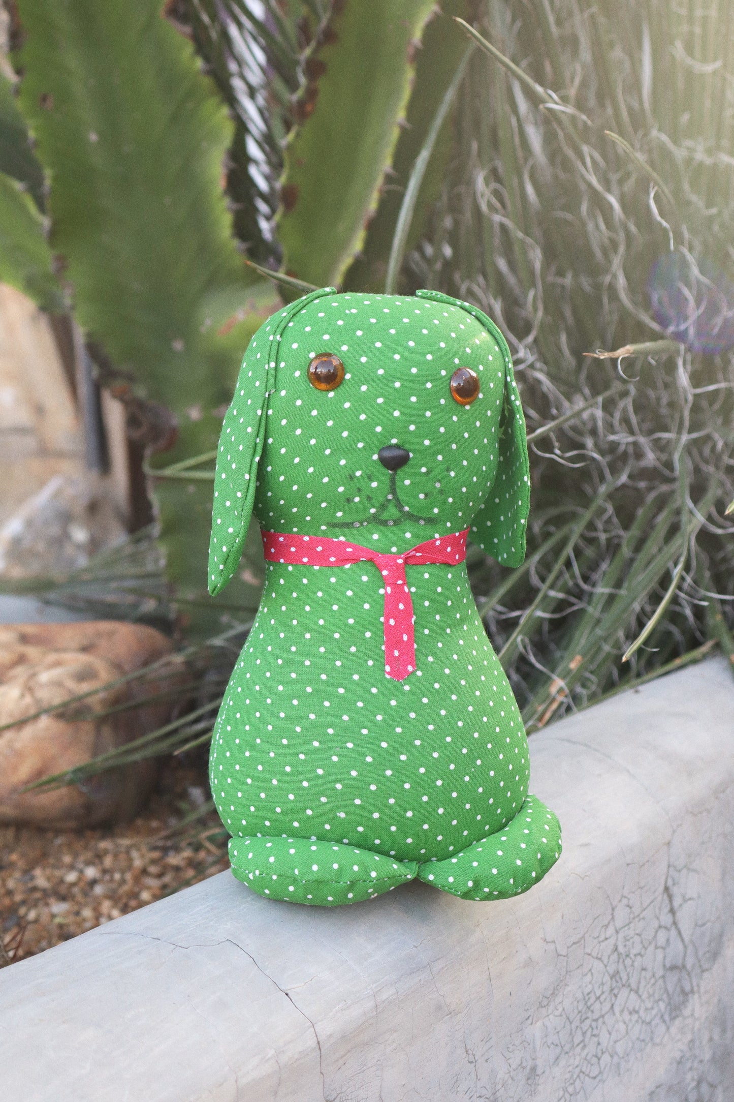 Peso de Porta Cachorro Sentado Poá Verde