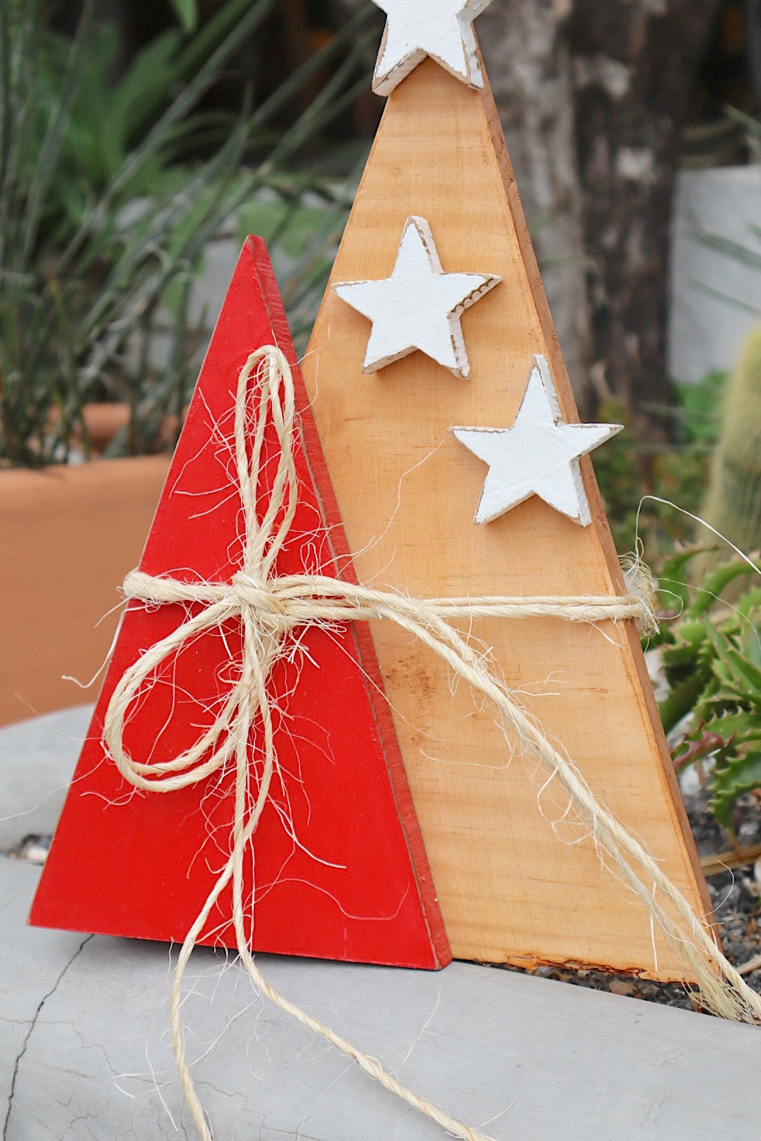 Árvore Madeira Natal Decorada Vermelha e Bege