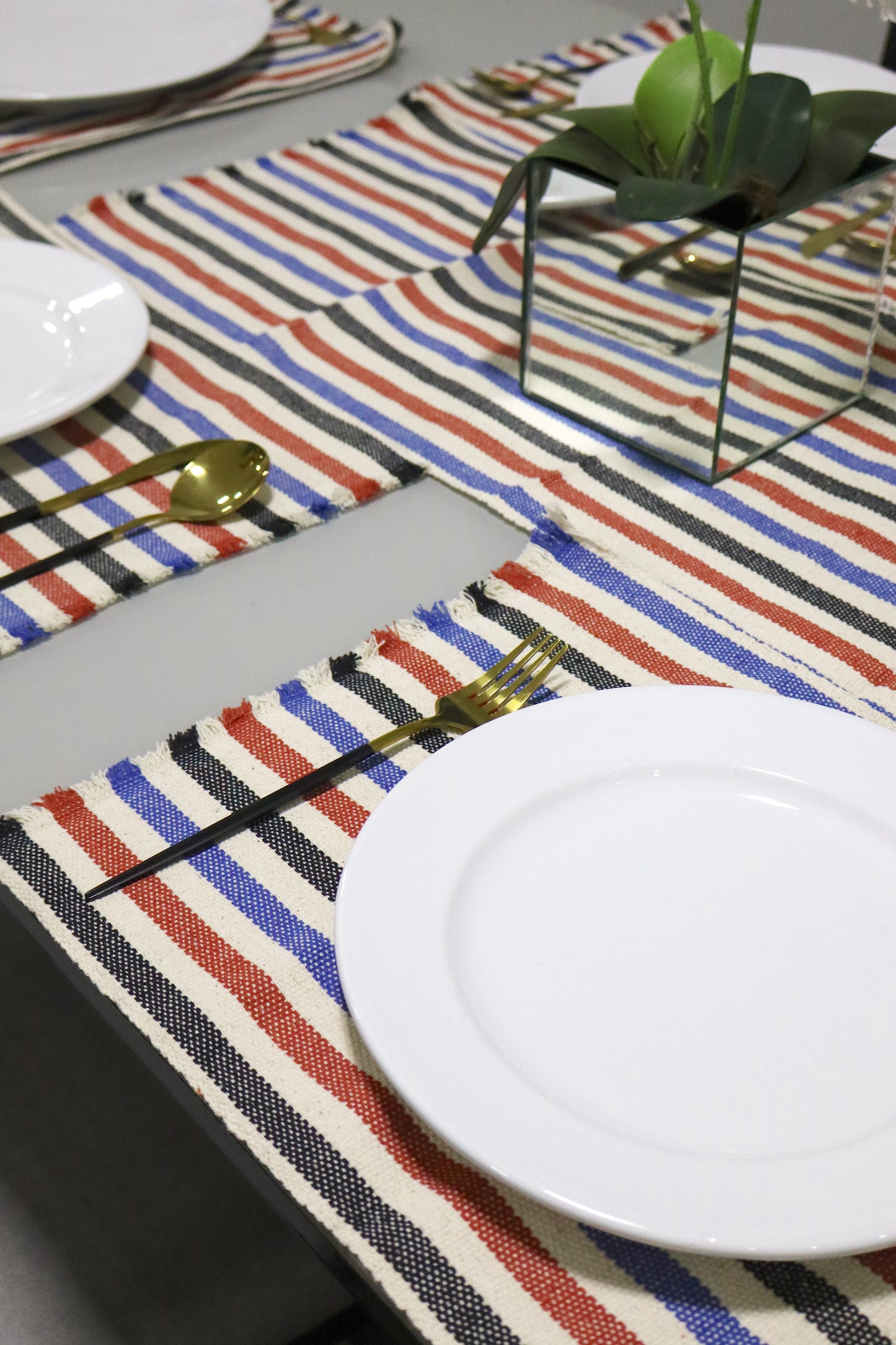 Jogo Americano Comum Listrado Azul, Preto e Vermelho 7 Peças