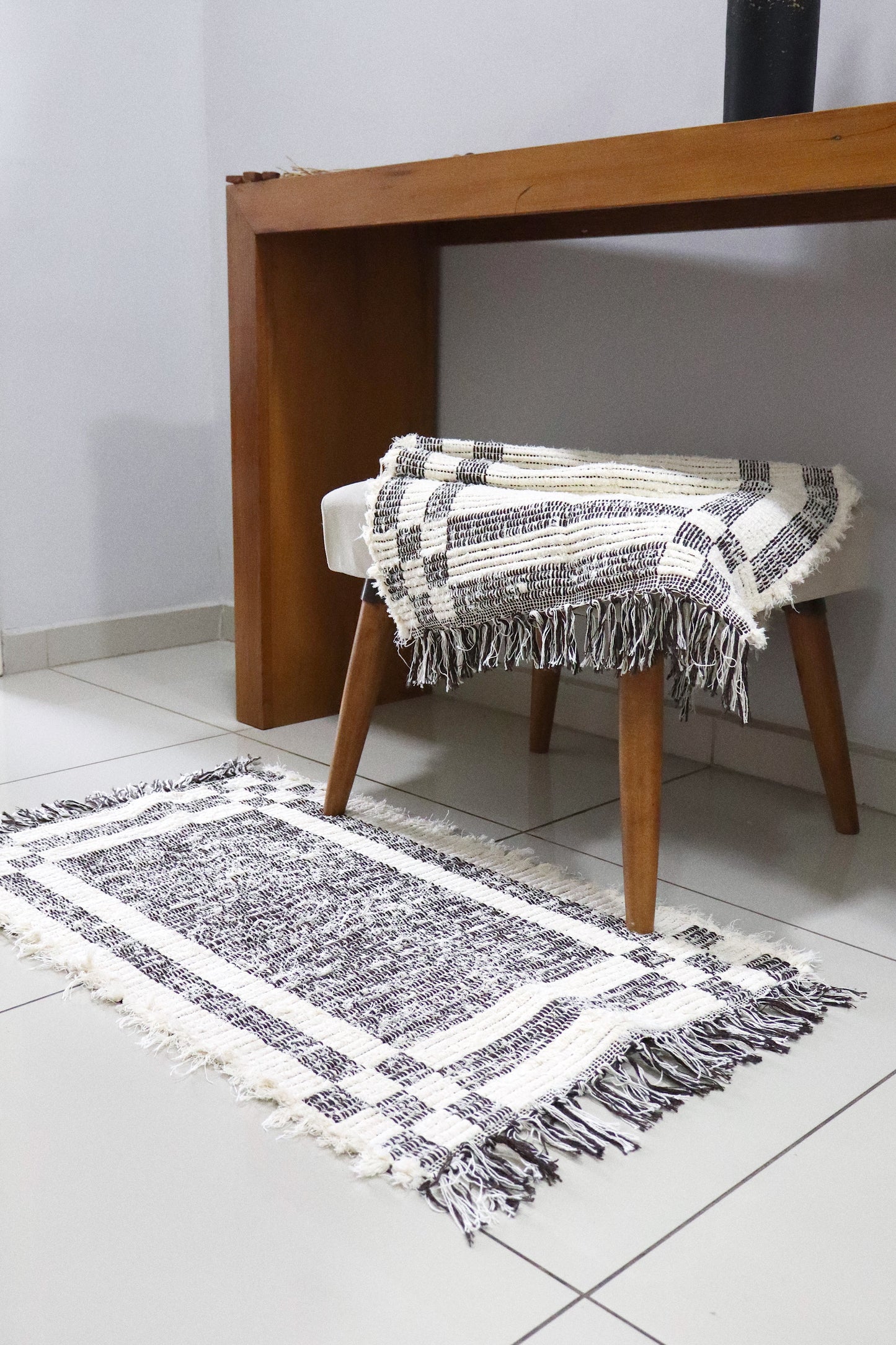 Tapete Algodão Felpudo Dupla Face Marrom 50x80cm