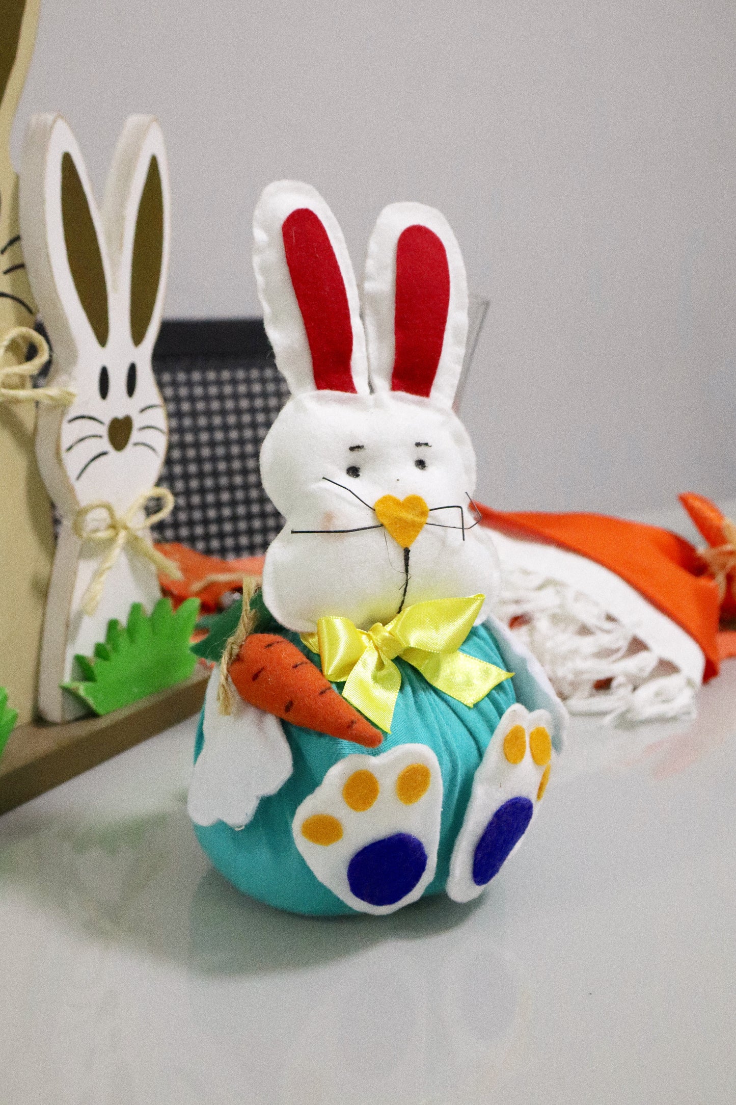 Peso de Porta / Decoração de Mesa Páscoa Coelho Colorido