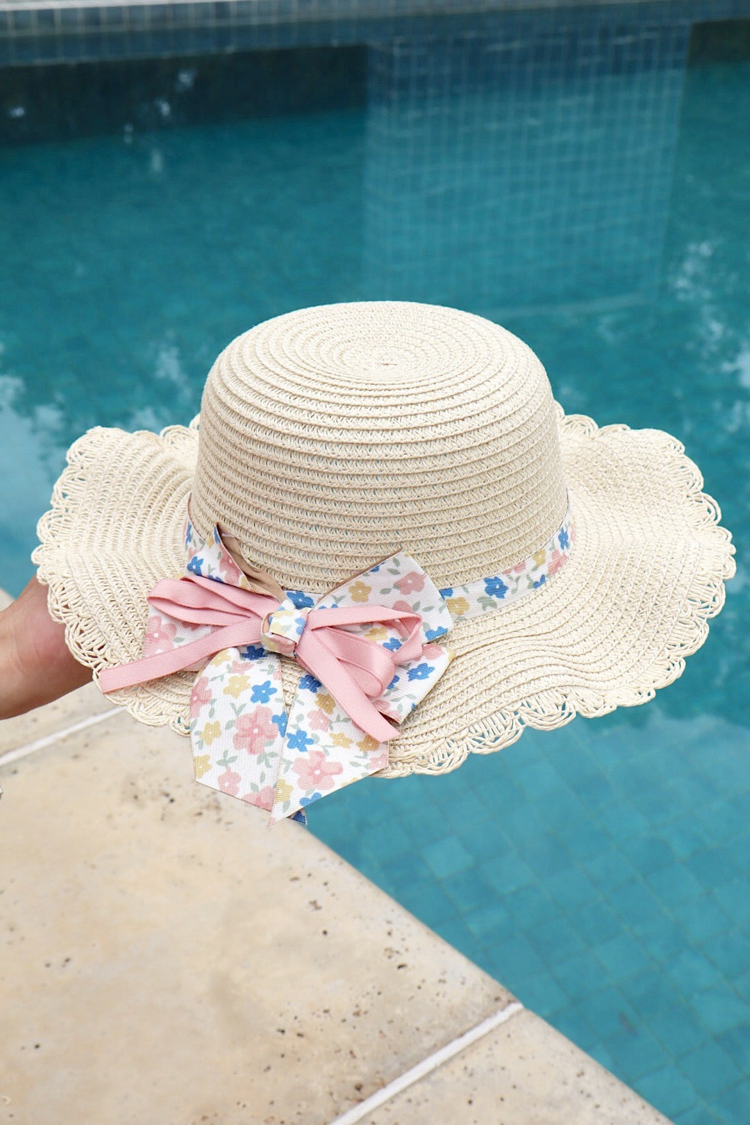 Chapéu Infantil de Praia com Laço Floral