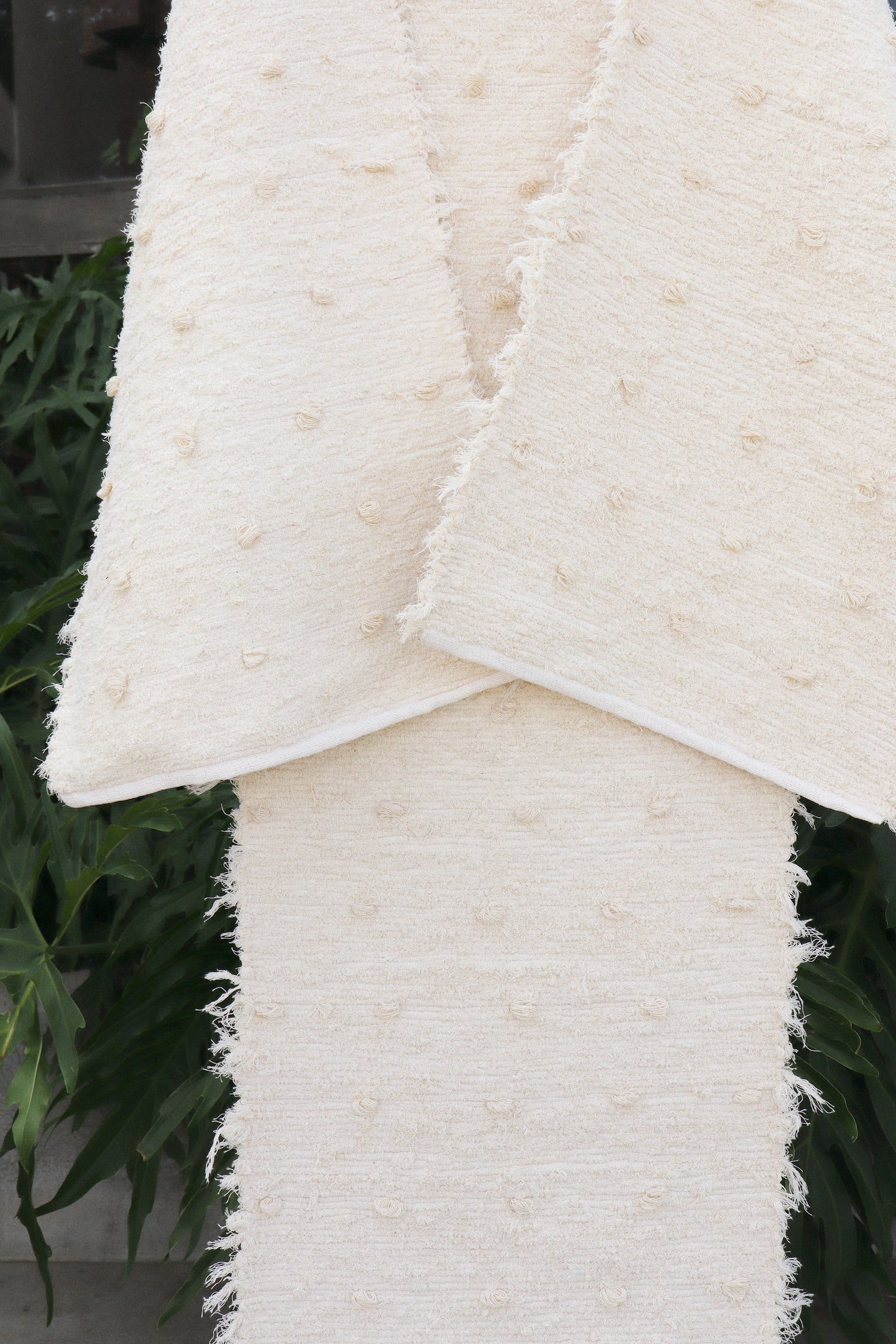 Jogo de Passadeira Felpudo Algodão Puxadinho Pompom Cru