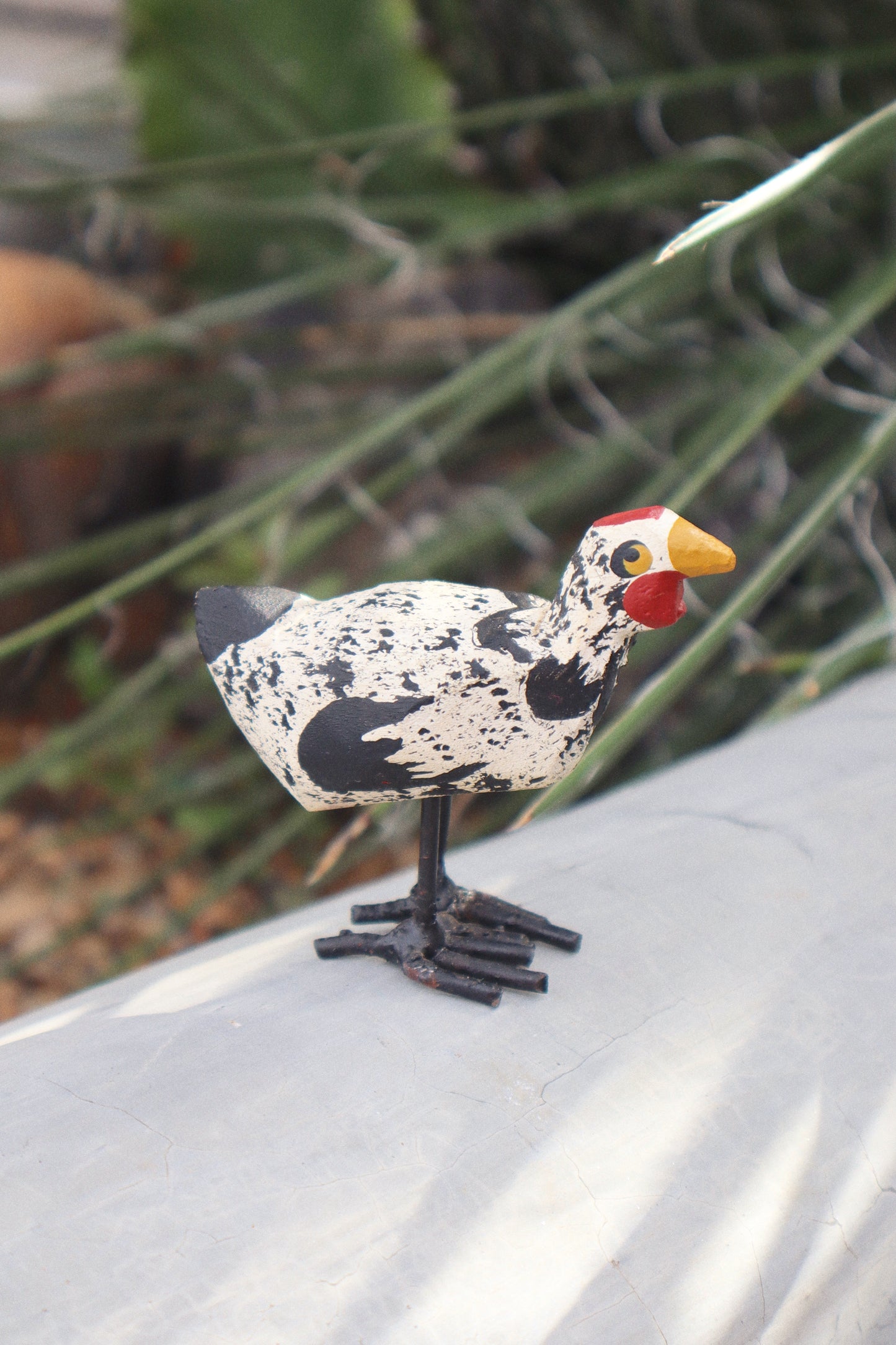 Trio Galinha Artesanal Em Madeira e Pé Ferro P