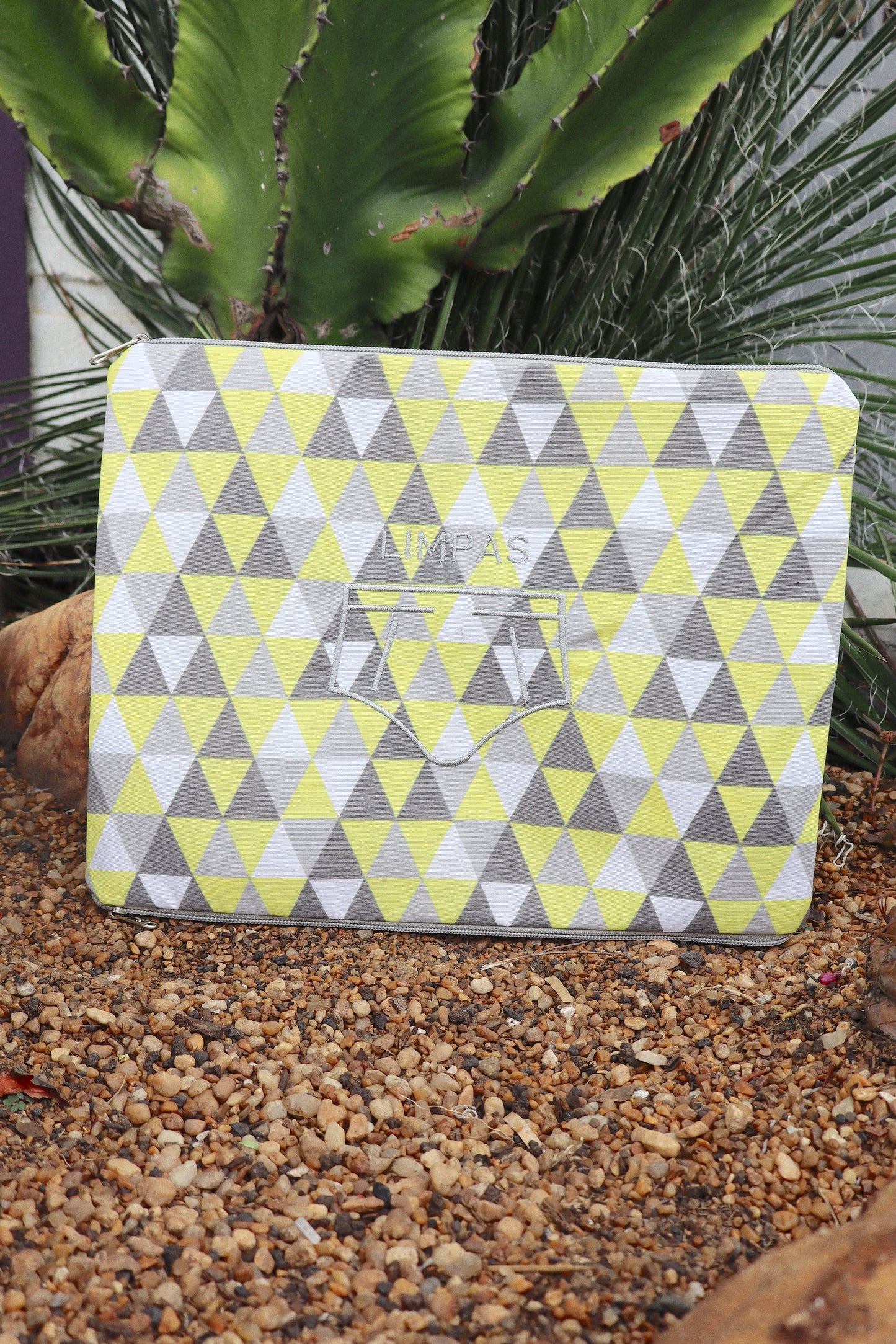 Necessaire Porta Cueca Limpinha Sujinha G Triângulo Amarelo e Cinza