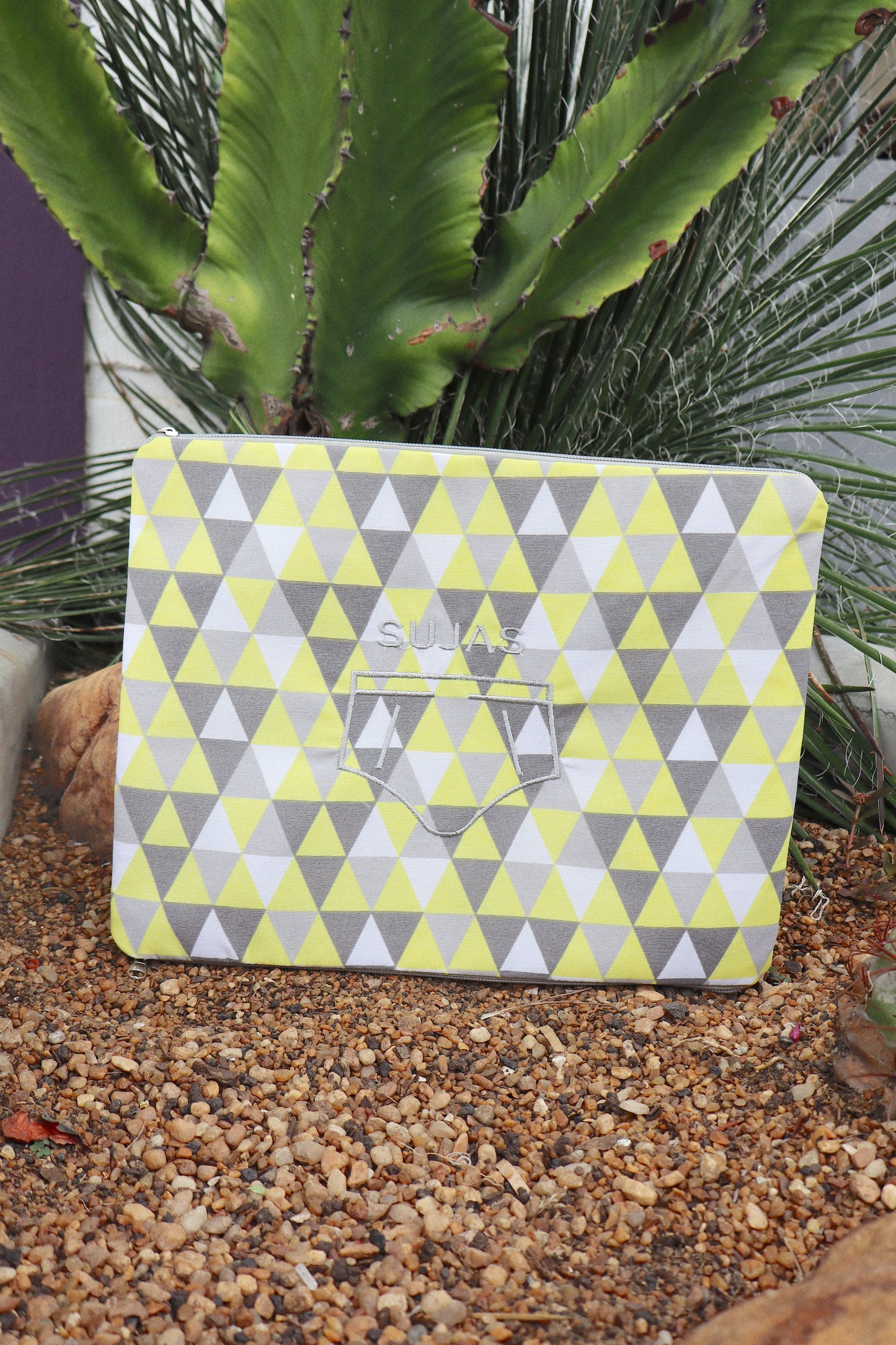 Necessaire Porta Cueca Limpinha Sujinha G Triângulo Amarelo e Cinza