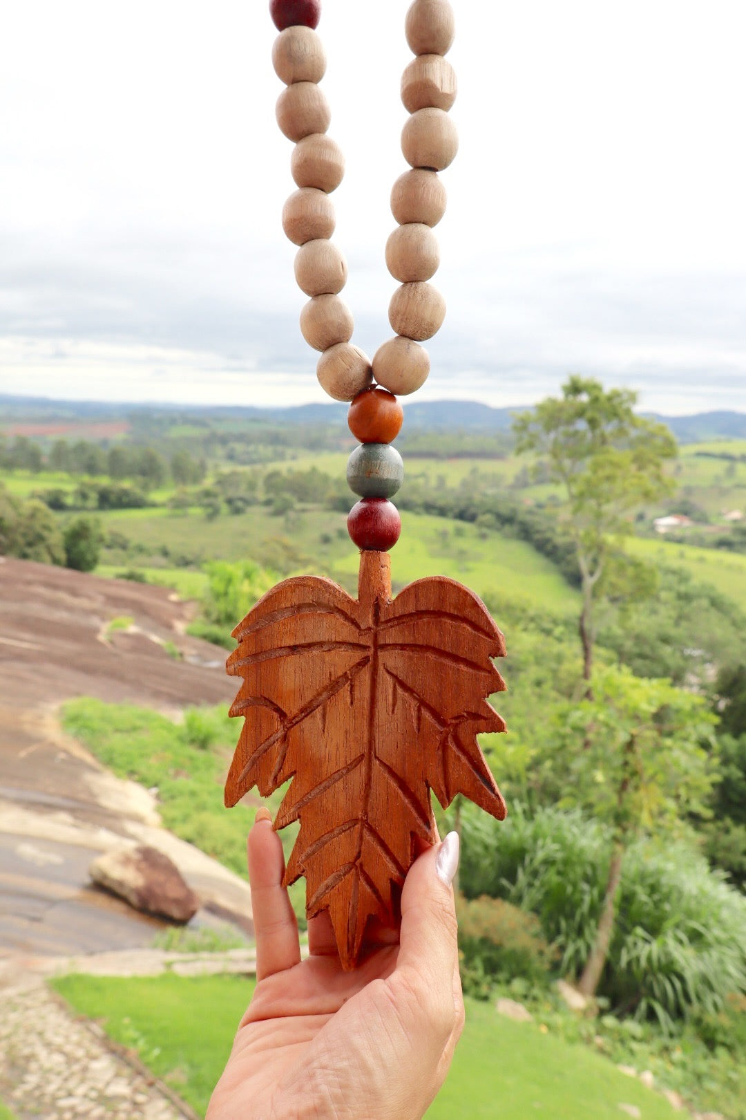 Colar / Terço de Mesa Médio Decorativo Folha Neutro