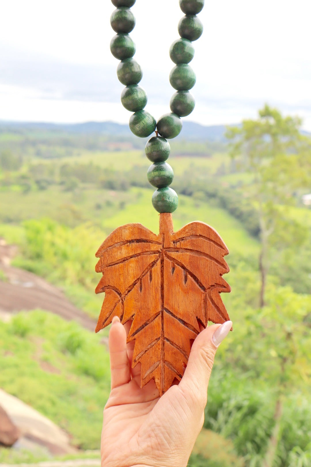 Colar / Terço de Mesa Médio Decorativo Folha Verde