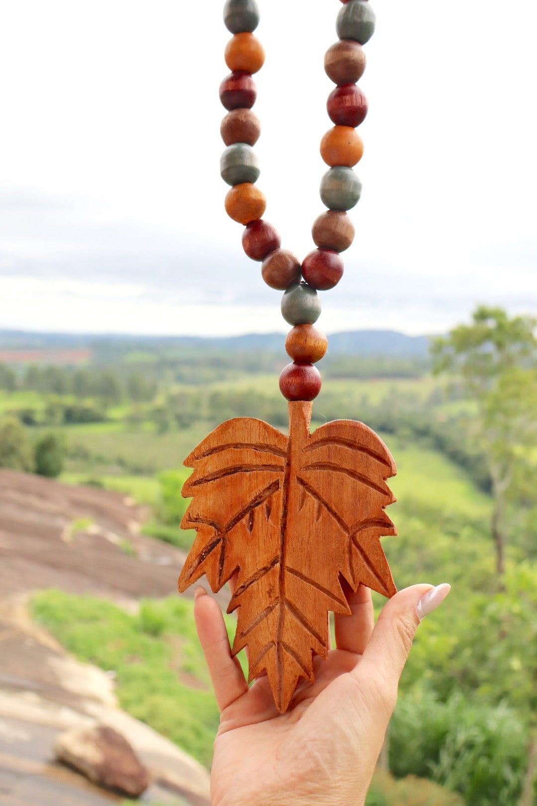 Colar / Terço de Mesa Médio Decorativo Folha Colorido