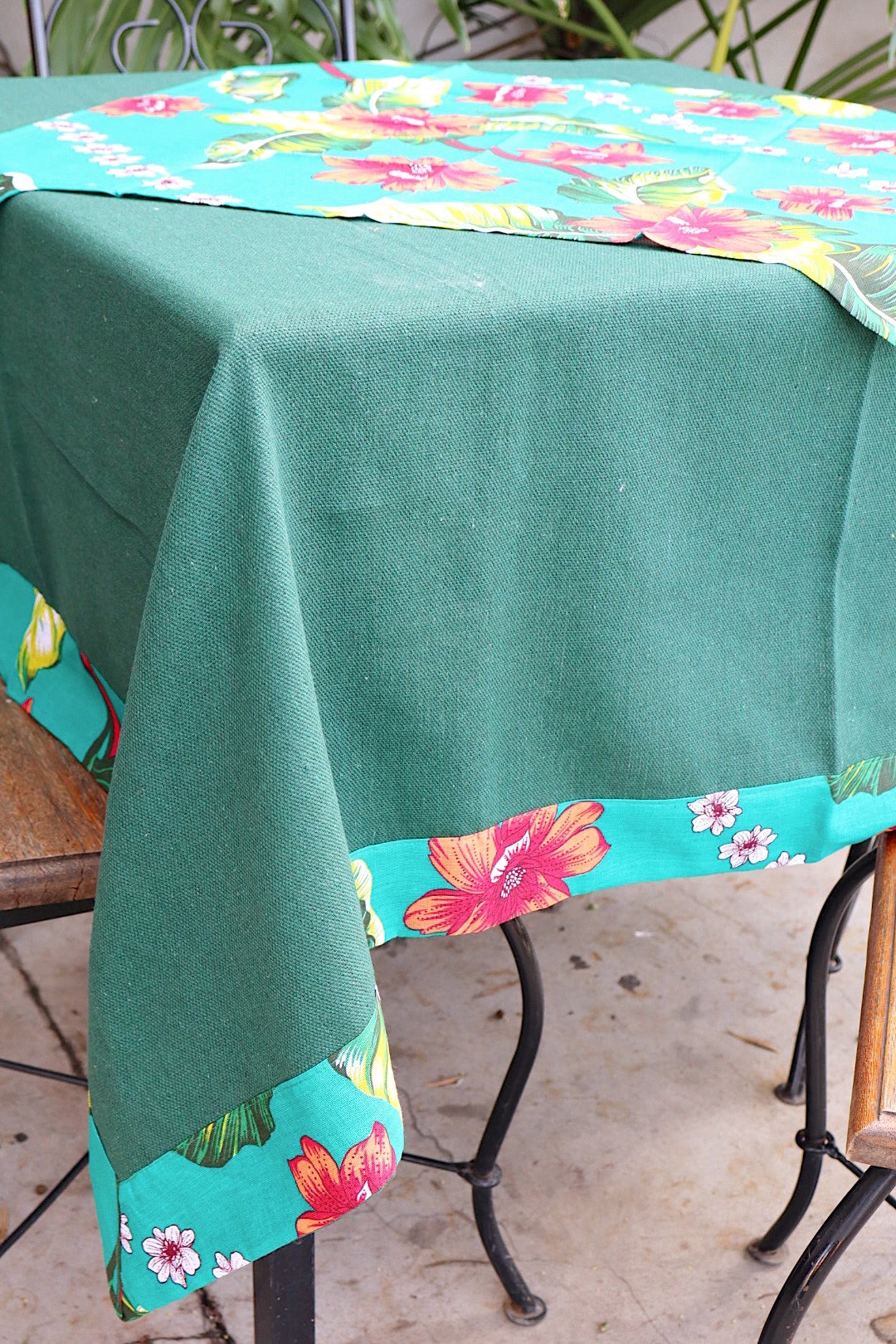 Toalha de Mesa com Barra de Chita Verde/ TIfanny com Composê 1,5mx1,5m