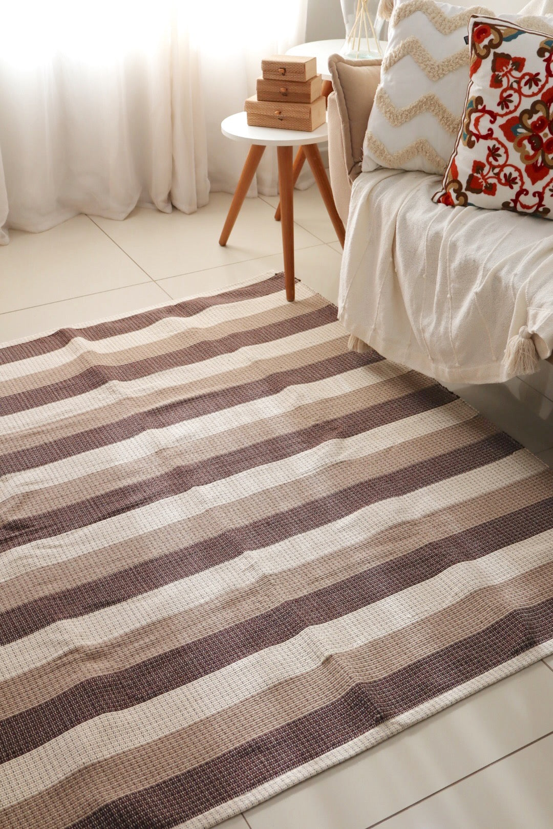 Tapete em Linha Listrado Marrom, Bege e Cru 1,50x1,50m