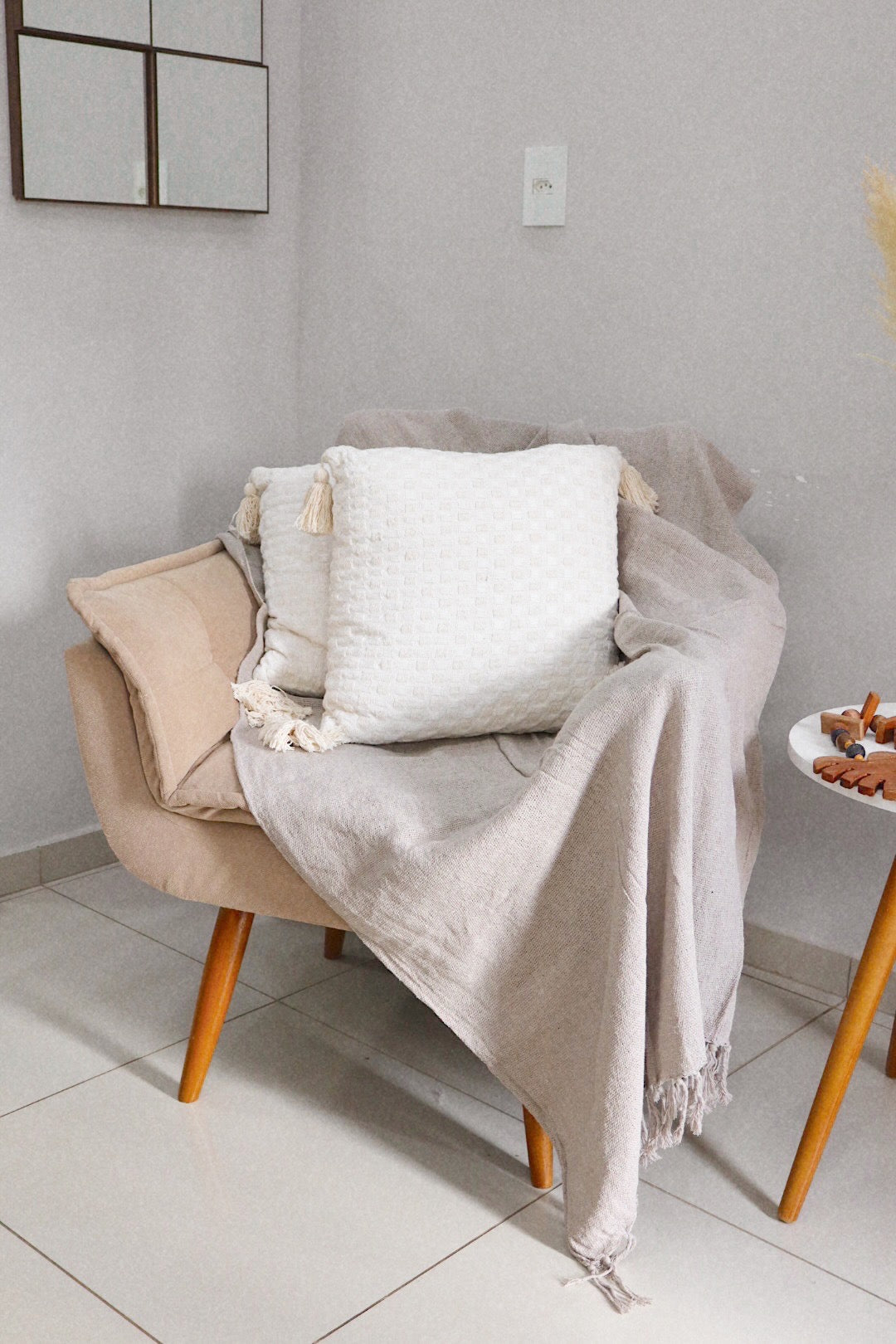 Manta para Sofá Básica Gigante Casal Bege 1,80x2,20m