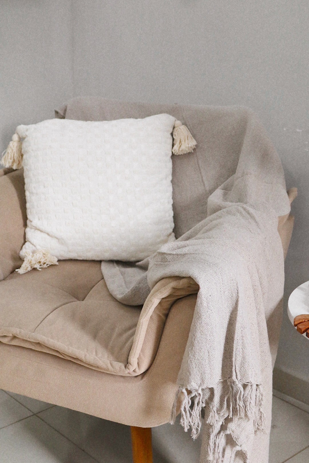 Manta para Sofá Básica Gigante Bege 1,40x2,20m