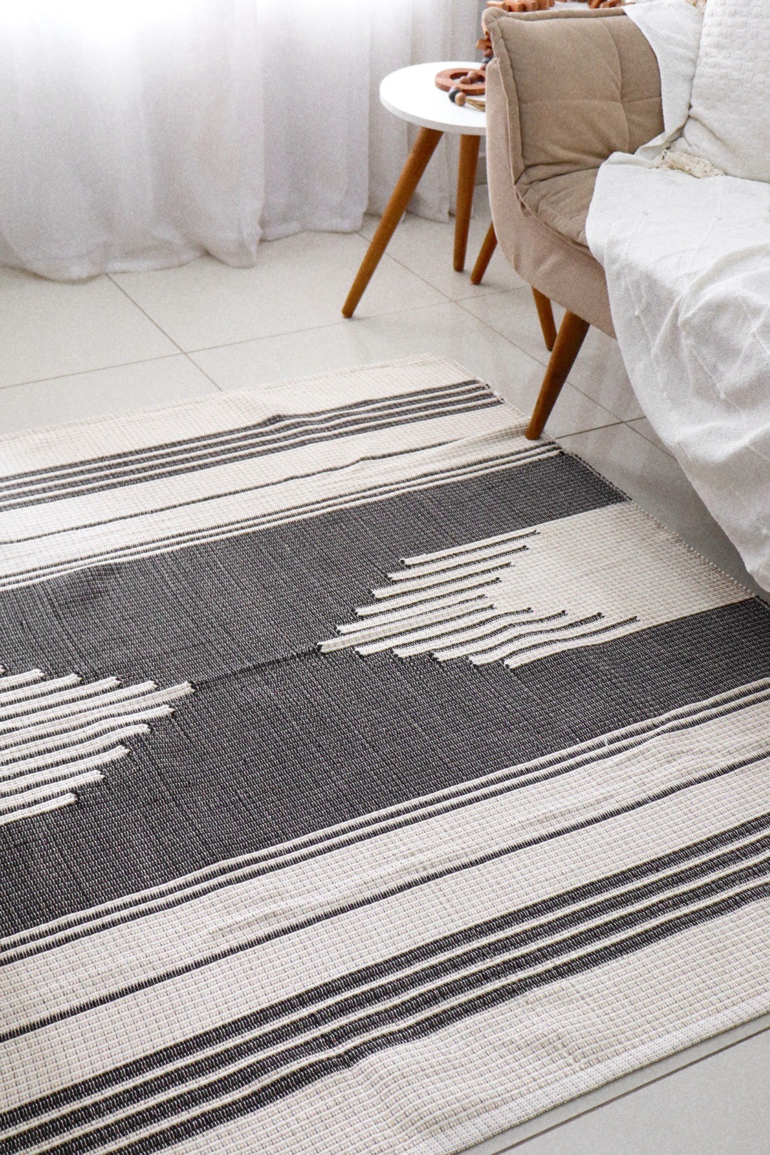 Tapete de Bico Linha "X" Preto 1,50x1,50m